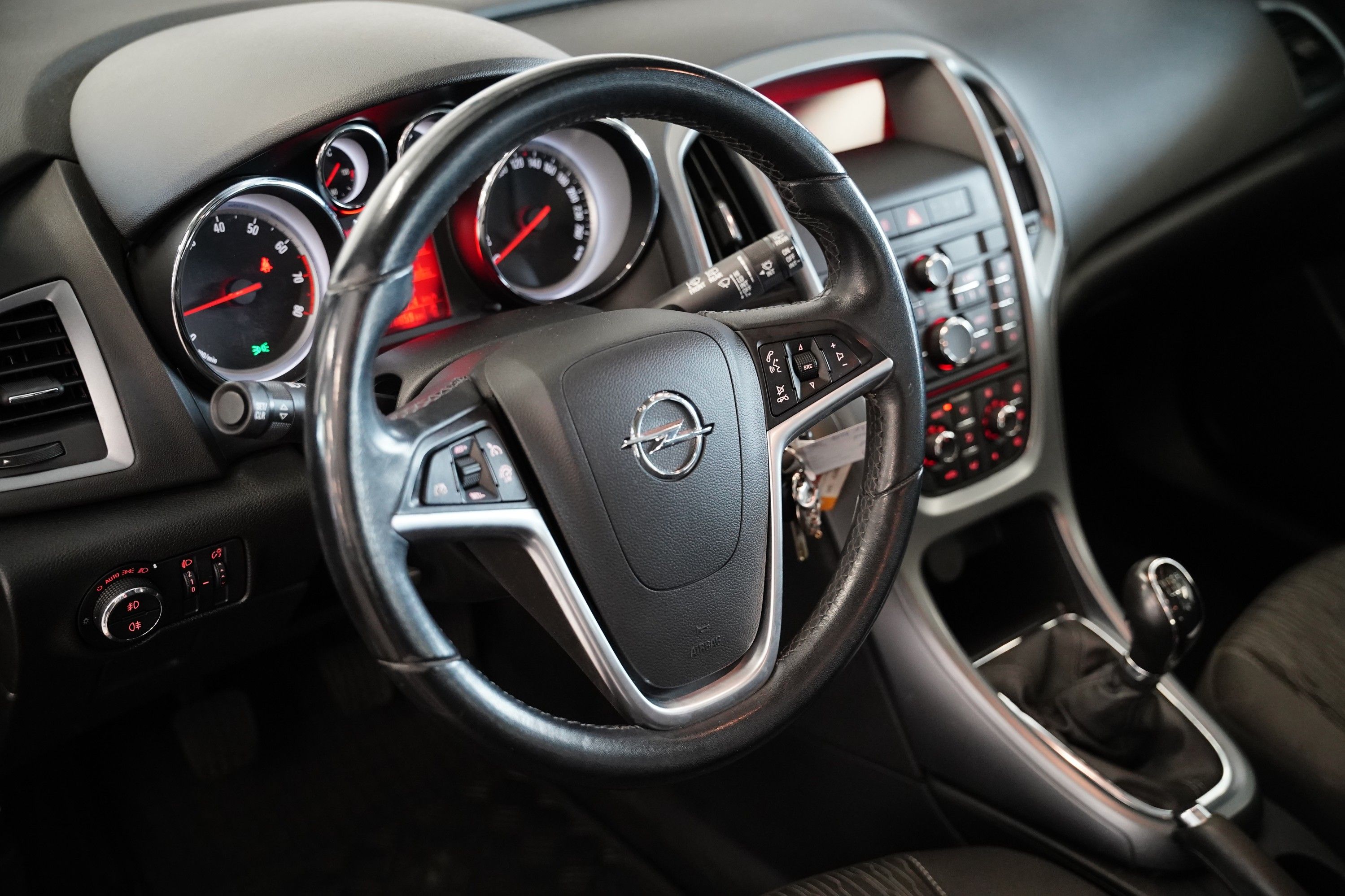 Opel Astra, 1.4 T 88kW - fotka 6