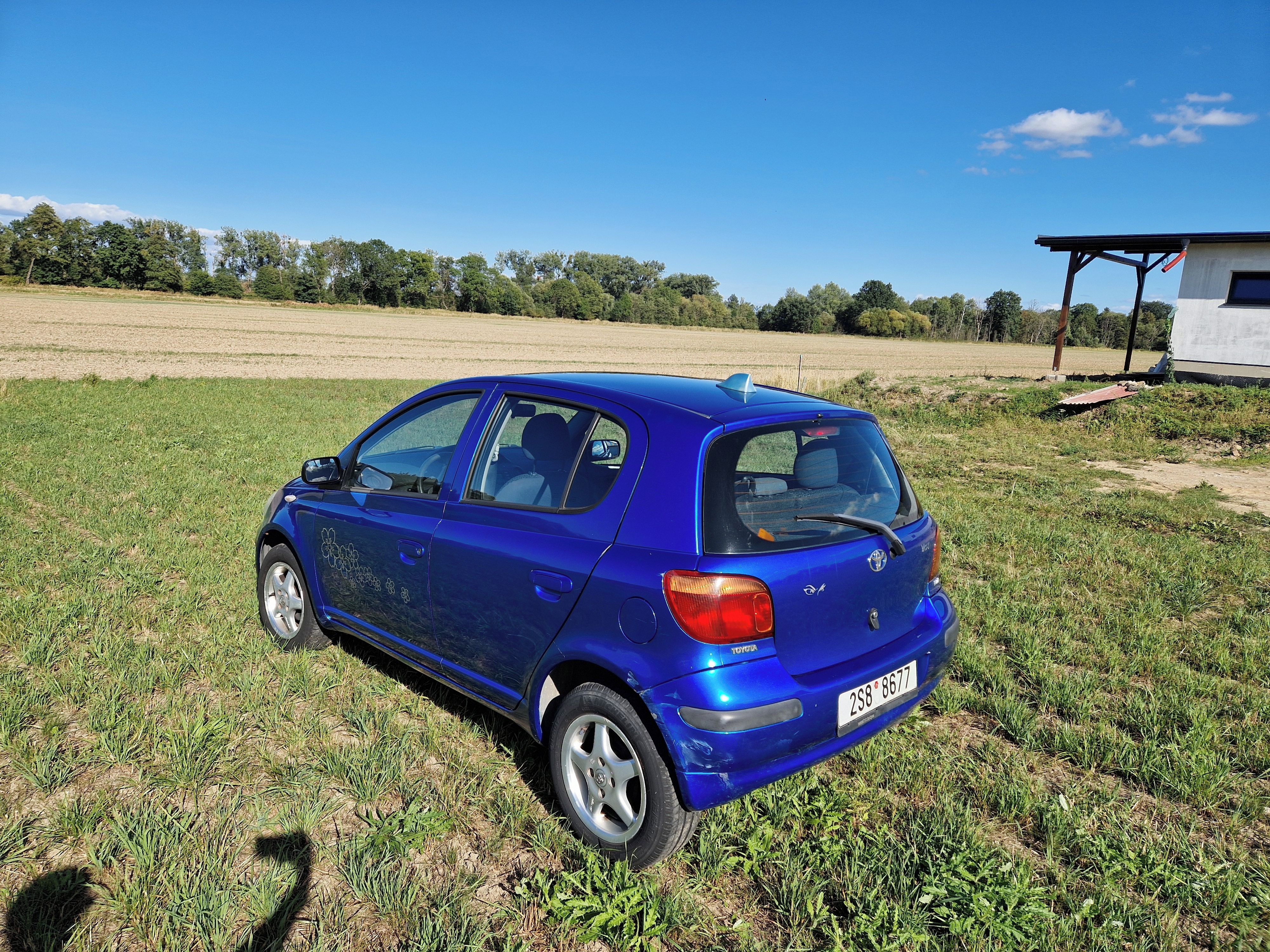 Toyota Yaris, 1.0 VVT-i, Automat, ServKn, ČR - fotka 4