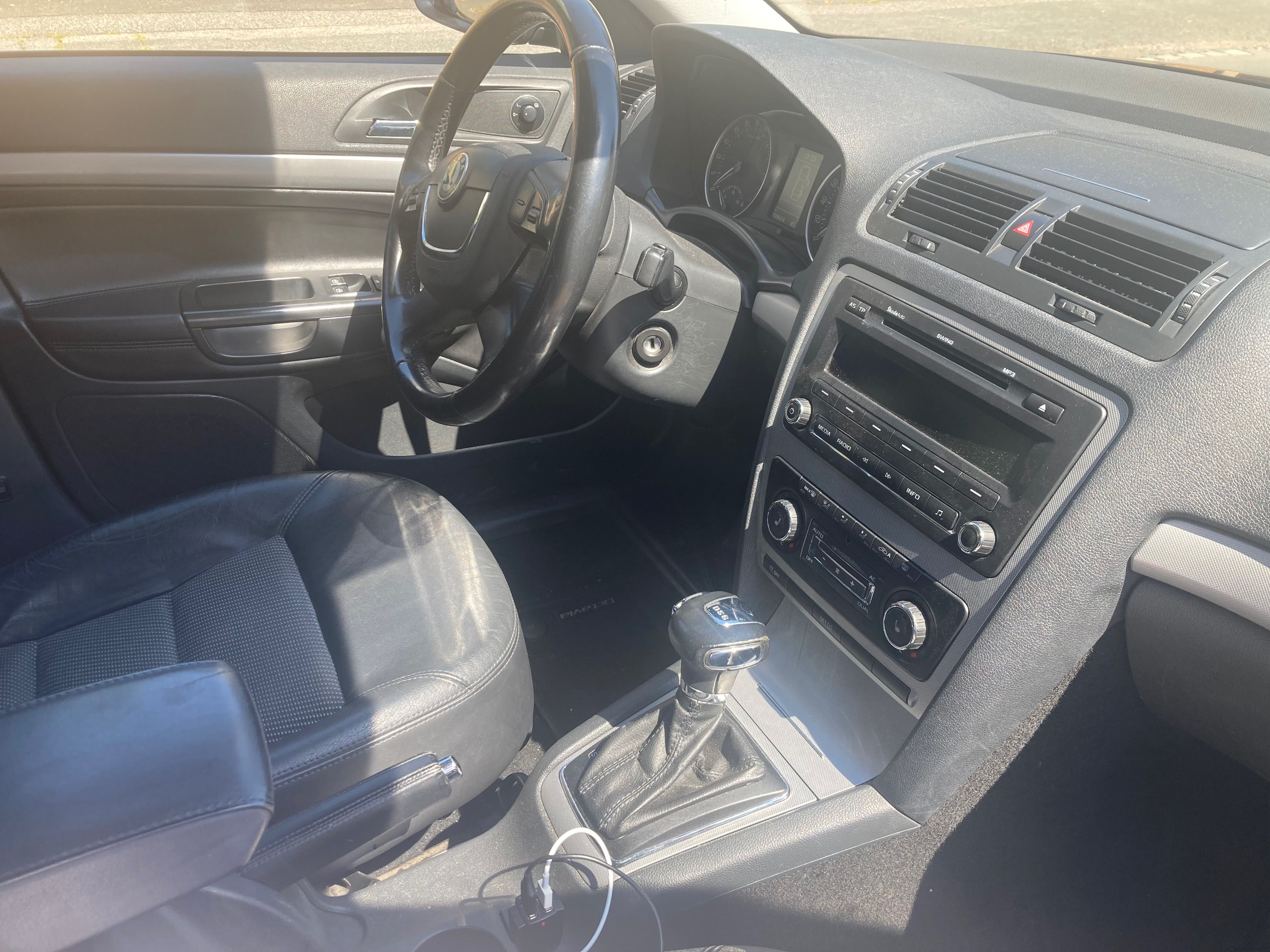 Škoda Octavia, 2.0 TDI 103 kW, automat, 2010 - fotka 6