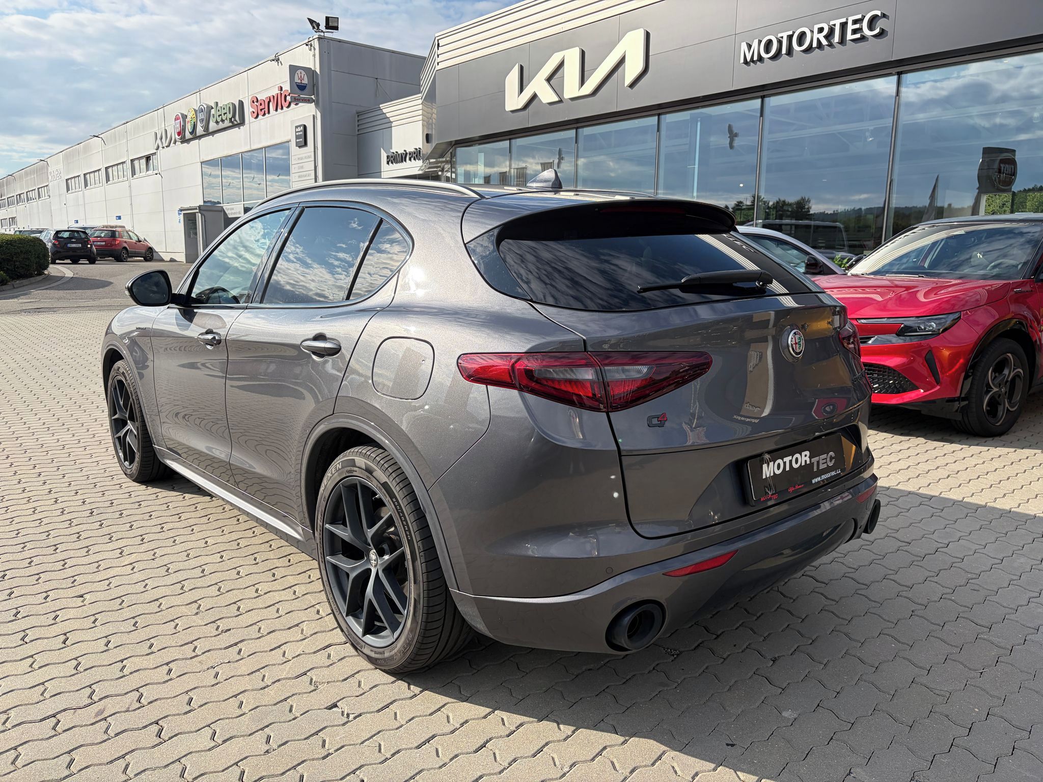 Alfa Romeo Stelvio, 2.0T 280k AWD Veloce AT8 - fotka 4