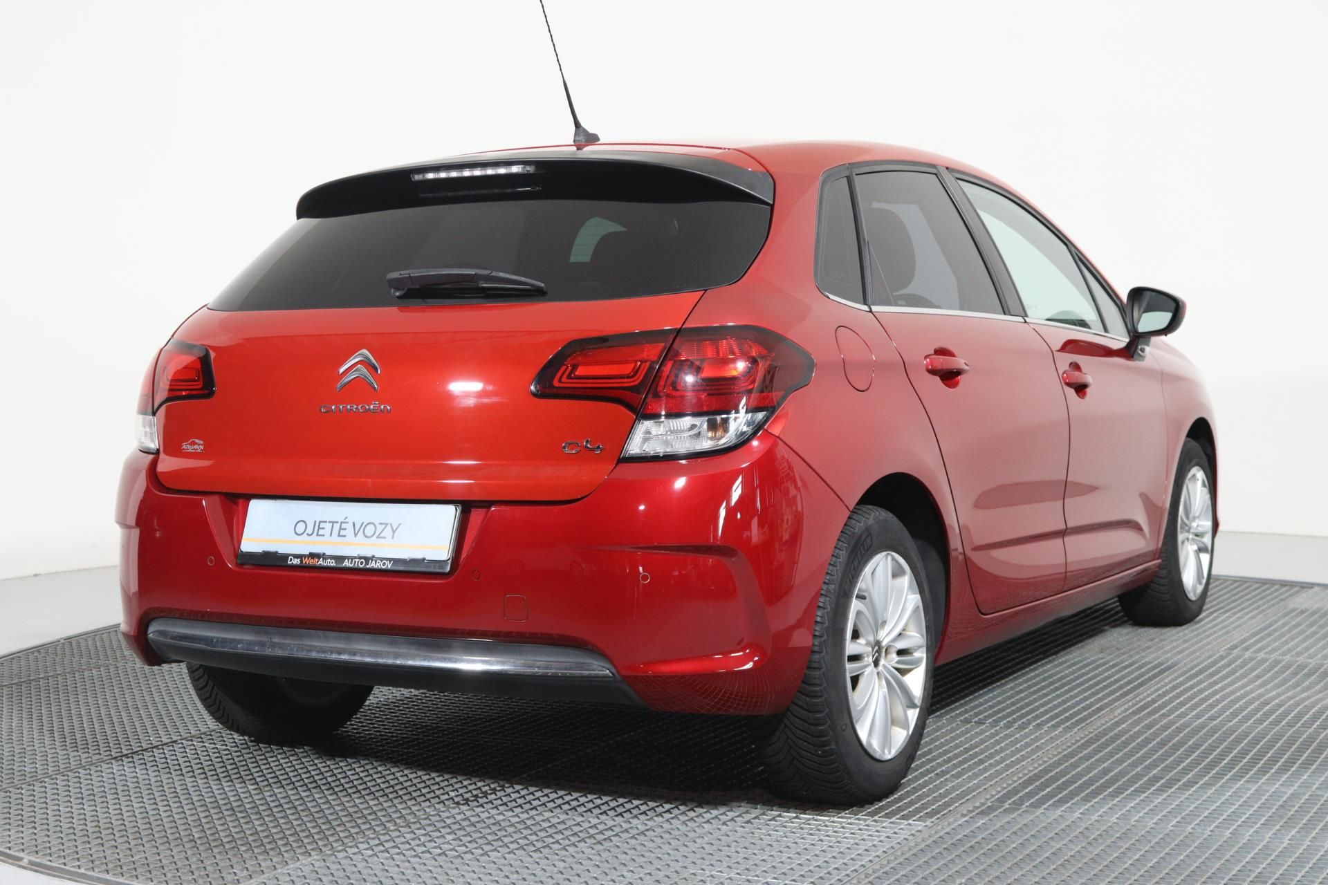 Citroën C4, 1.2i 96kw - fotka 2