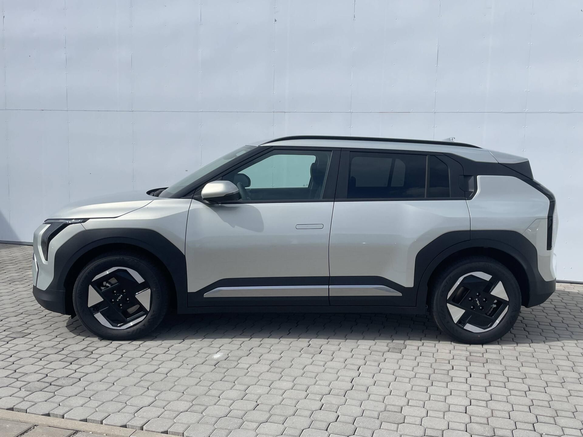 Kia EV3, EARTH 81,4 kWh - fotka 3