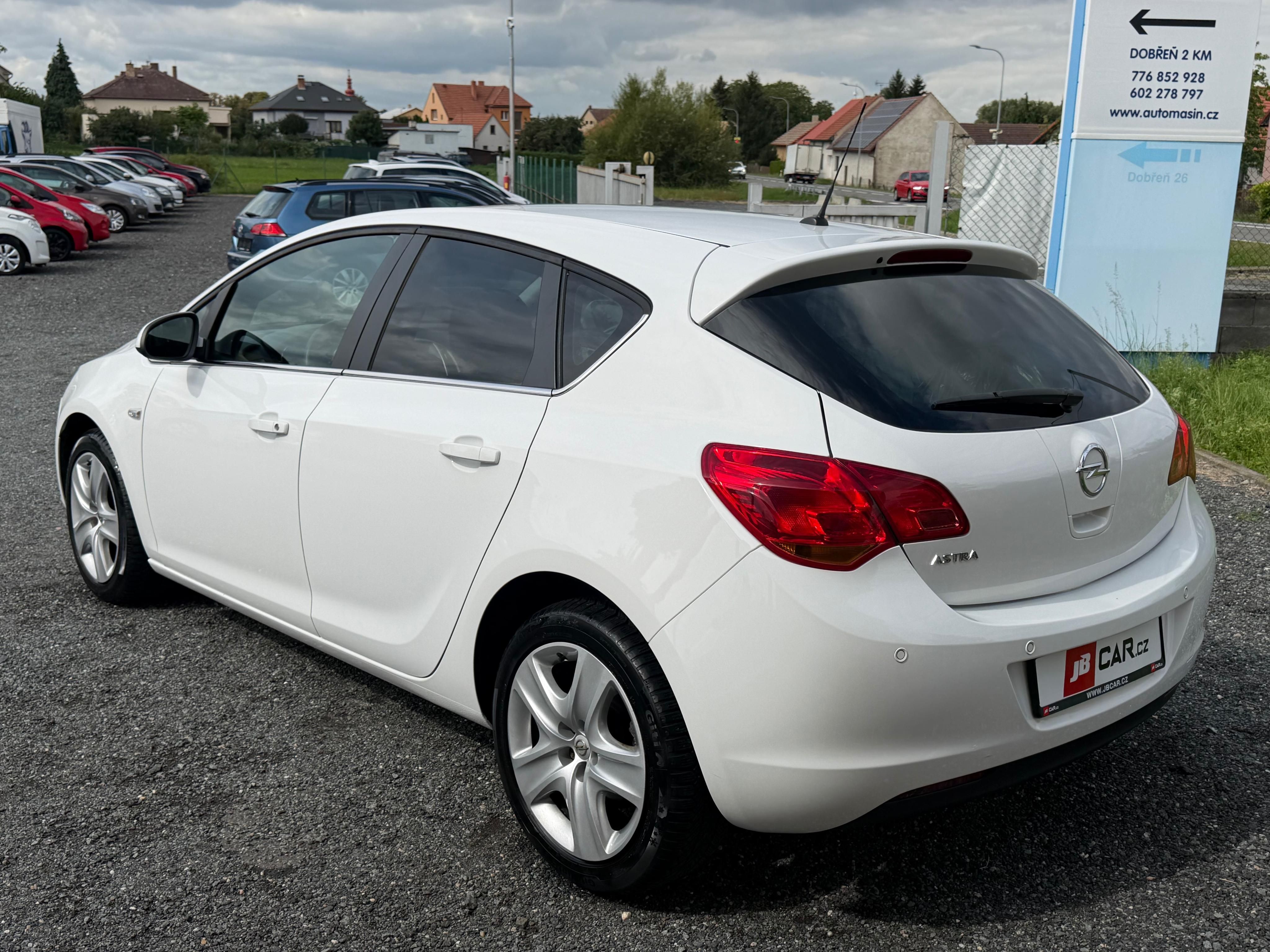 Opel Astra, 1.6 16V 85KW - fotka 4