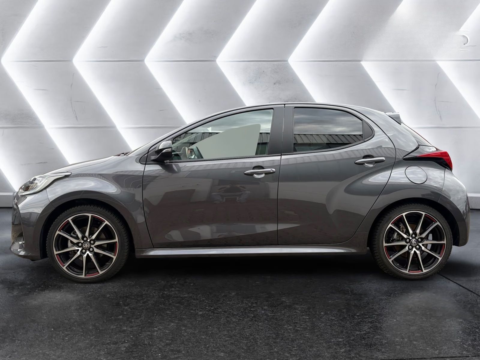 Toyota Yaris, Hybrid GR Sport*Kamera*CarPlay - fotka 4