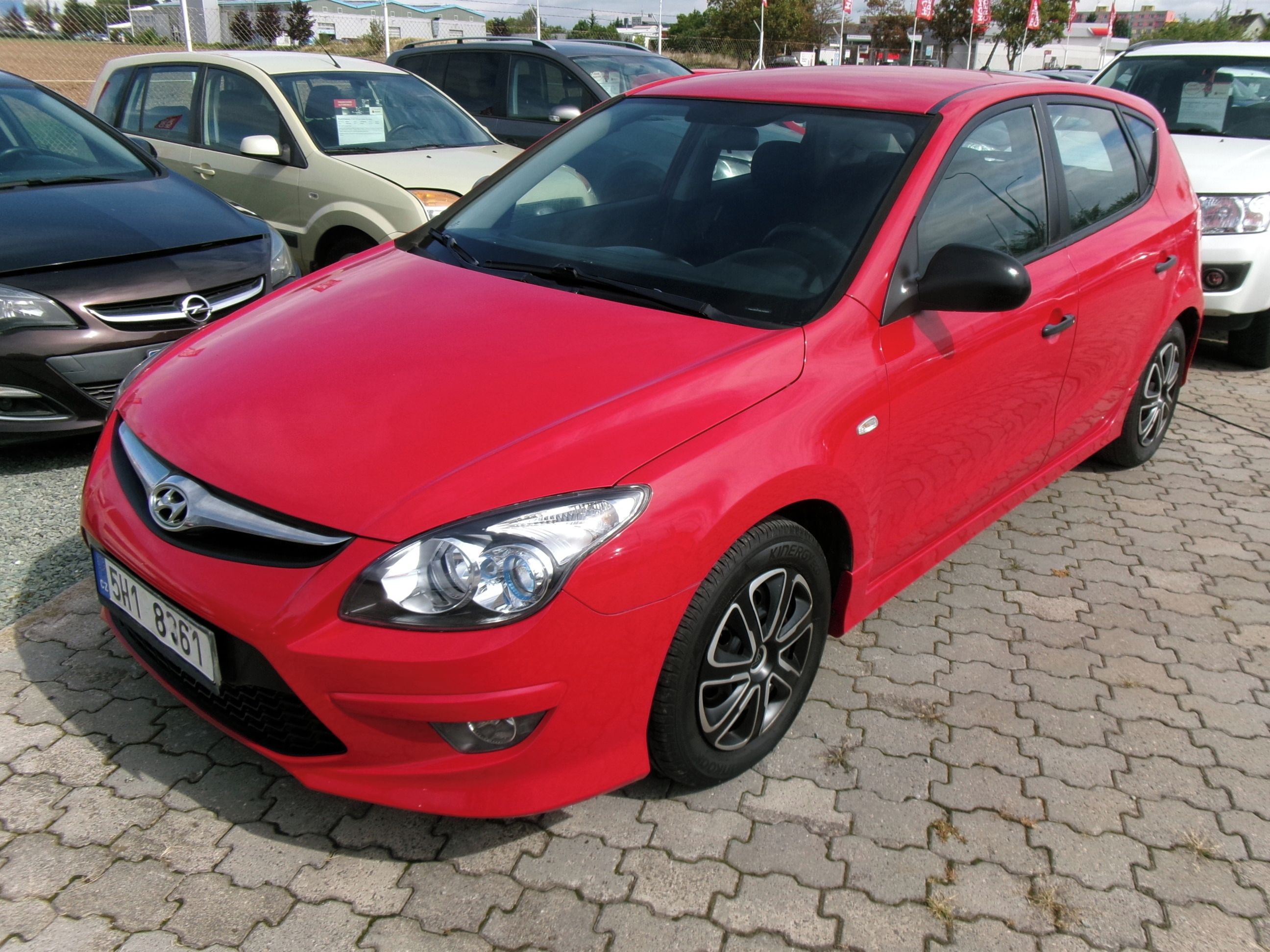 Hyundai i30, 1.4i 80kw,CZ,serviska - fotka 3