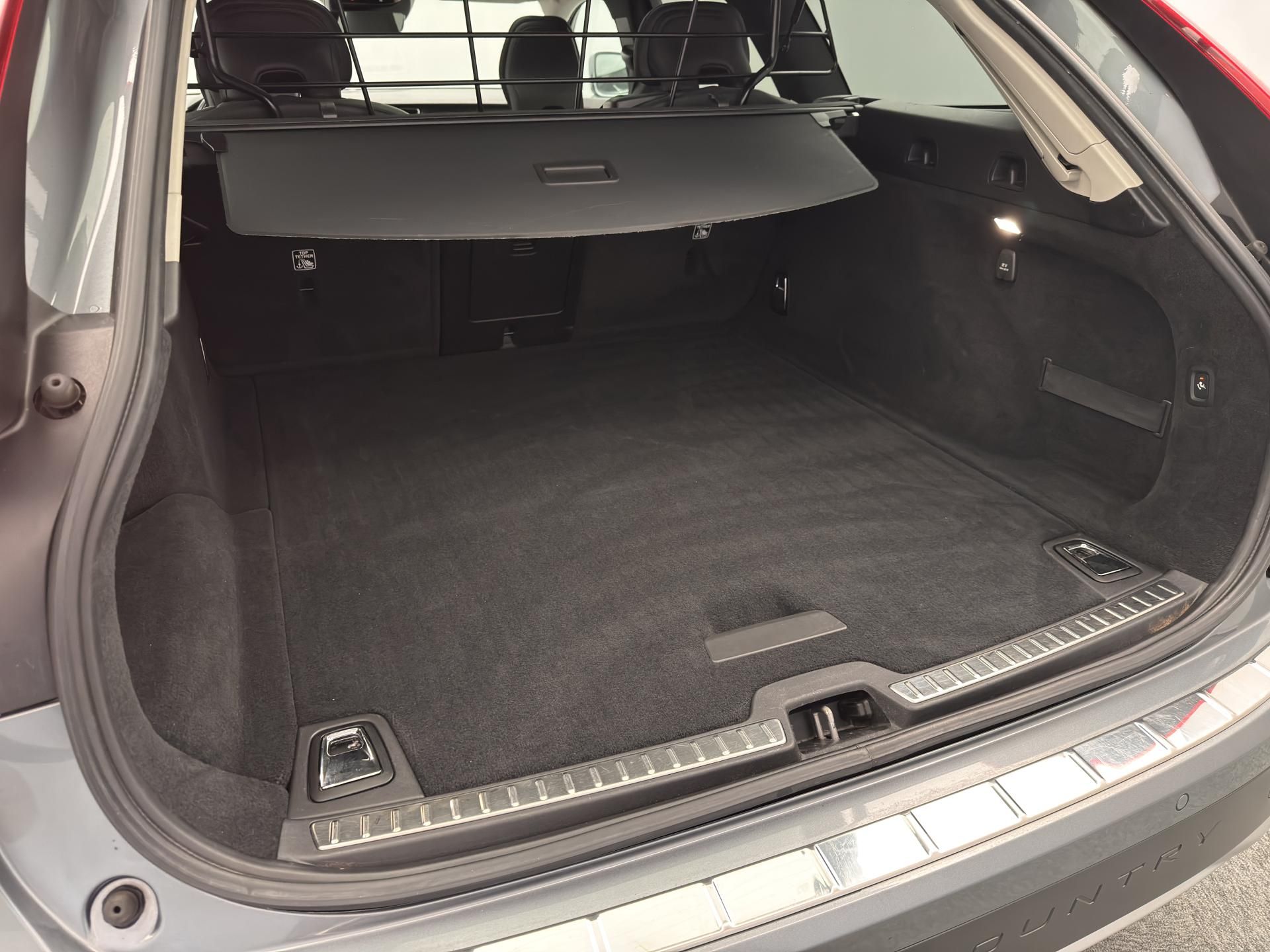 Volvo V90, CC D4 AWD MOMENTUM PRO - fotka 5