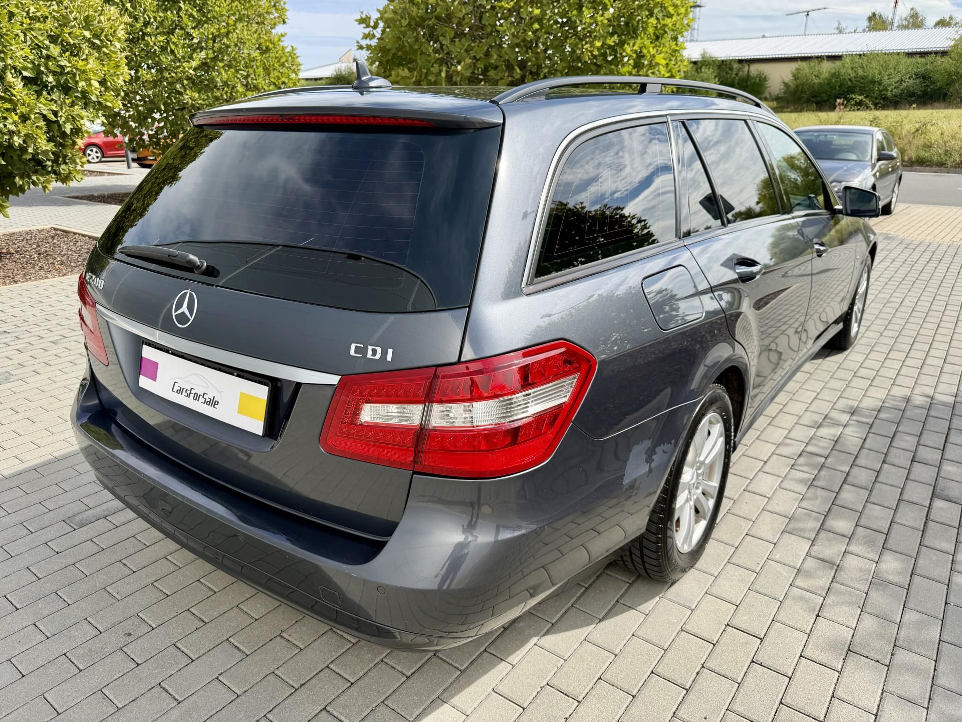 Mercedes-Benz Třídy E, 200 CDI AUTOMAT XENONY NAVI!!! - fotka 6