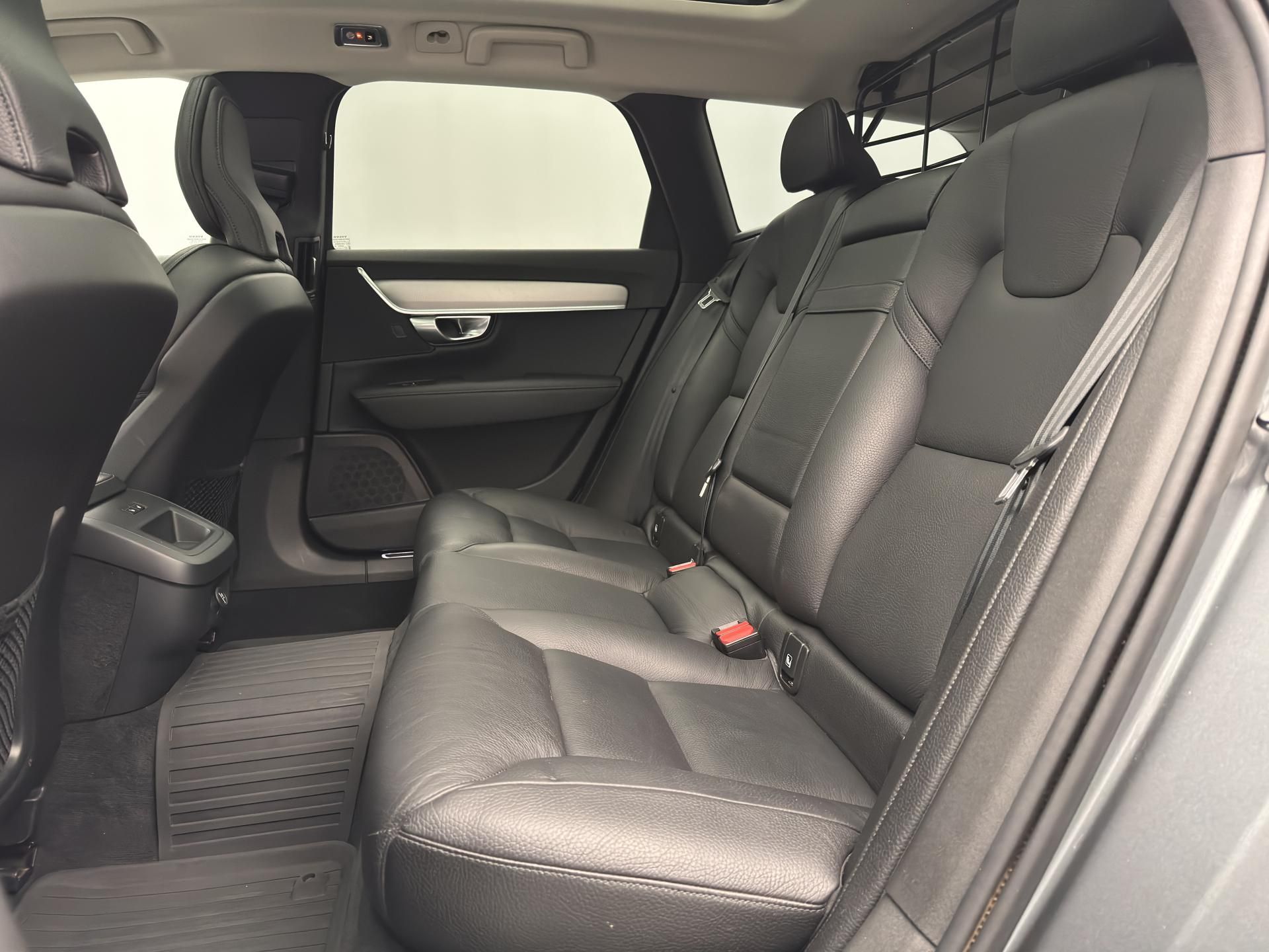 Volvo V90, CC D4 AWD MOMENTUM PRO - fotka 6
