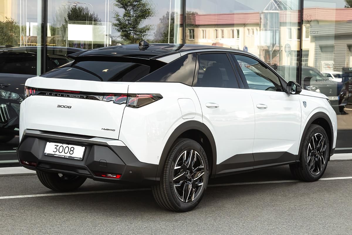 Peugeot 3008, 1,2   BUSINESS Hybrid 145 e-DC - fotka 5