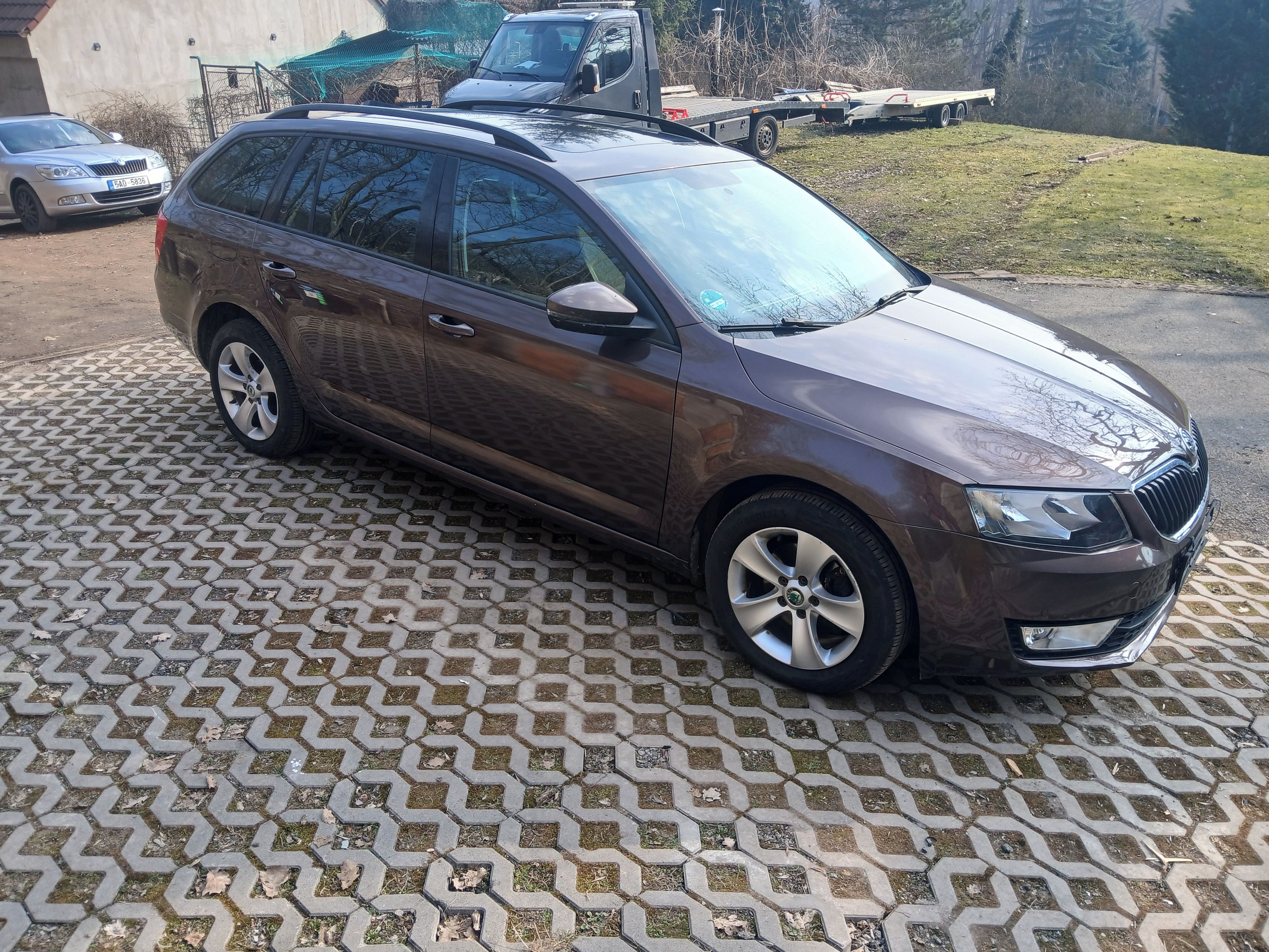 Škoda Octavia - fotka 2