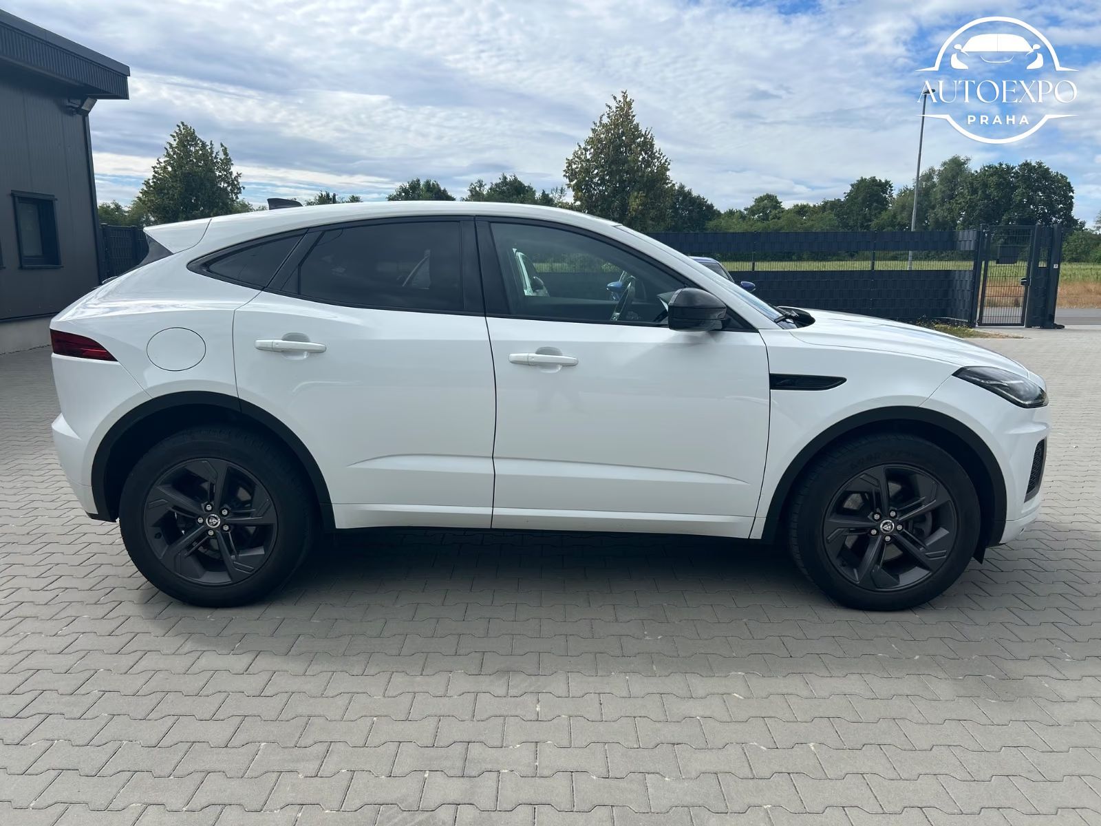 Jaguar E-Pace, R-Dynamic AWD Black Pack - fotka 4