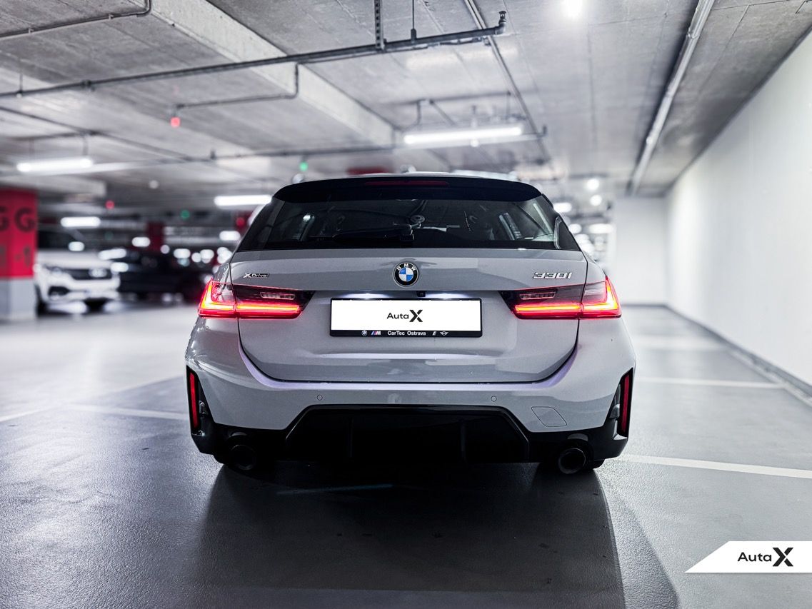 BMW Řada 3, 330i xDrive Touring M Sport - fotka 6