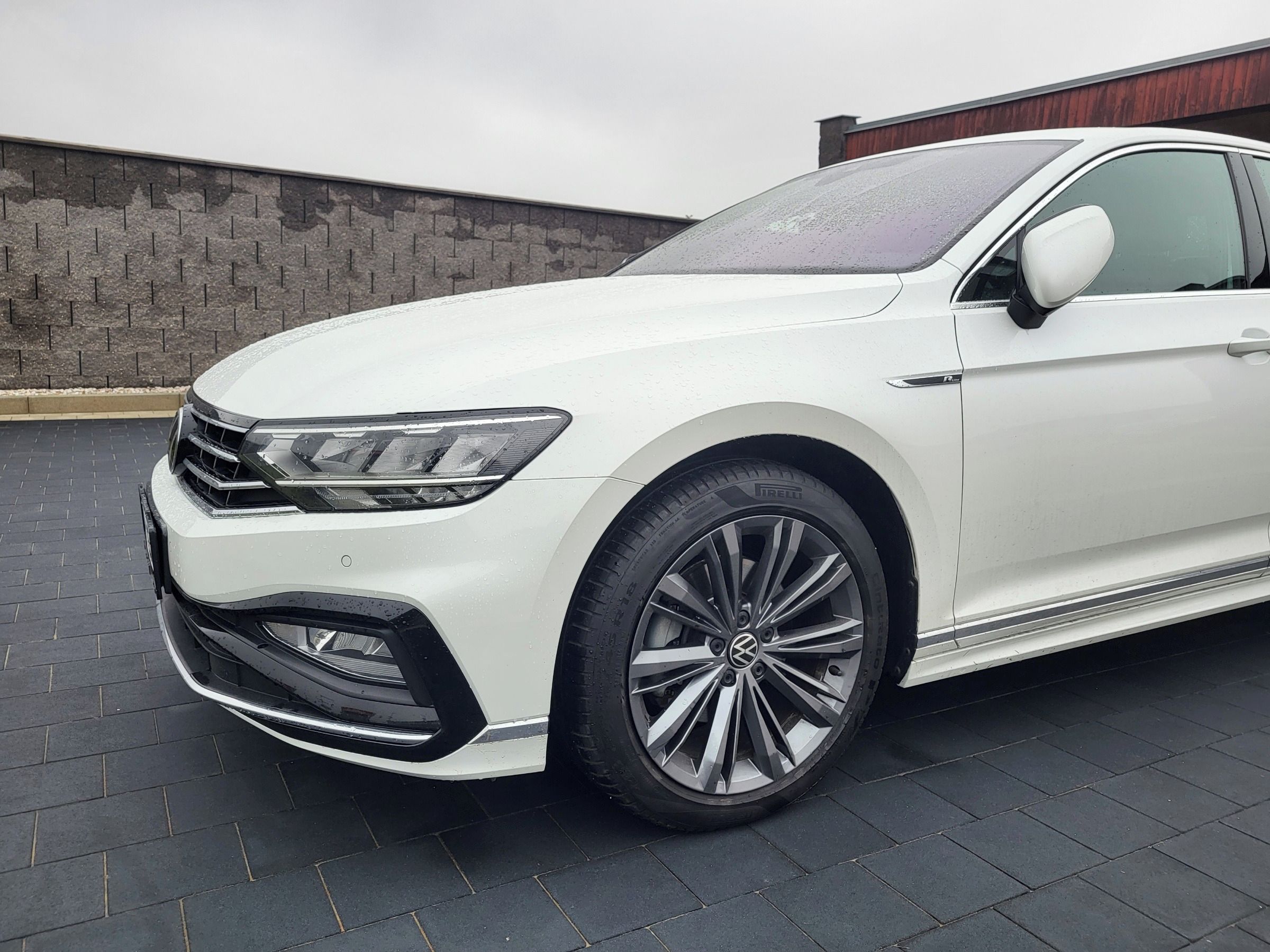 Volkswagen Passat, 2.0 TSI  140kw Elegance 7DSG - fotka 5