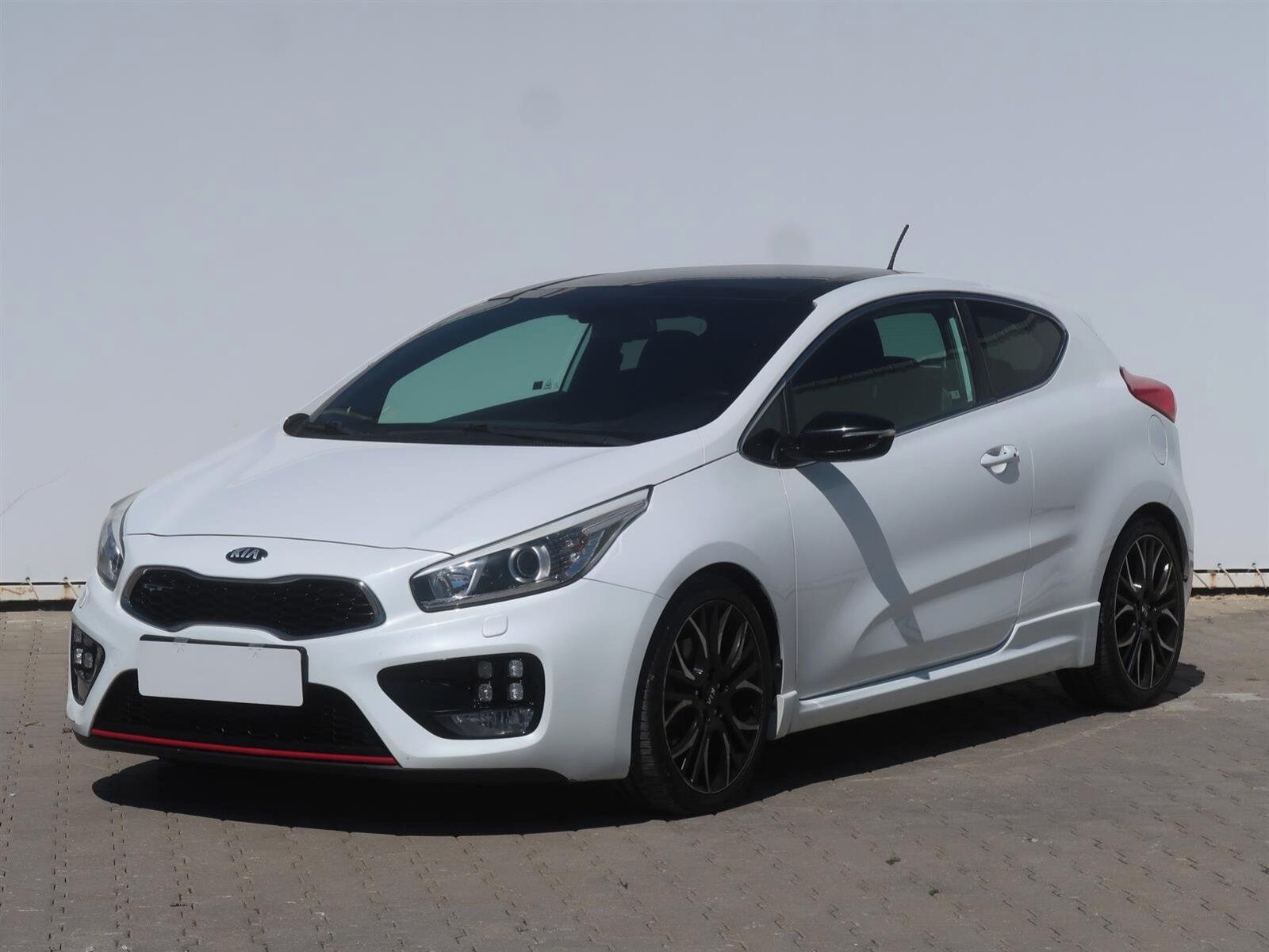 Kia Pro_cee´d, GT 1.6 T-GDI, Serv.kniha - fotka 2