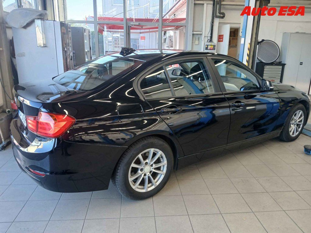BMW Řada 3, 2.0d - fotka 3