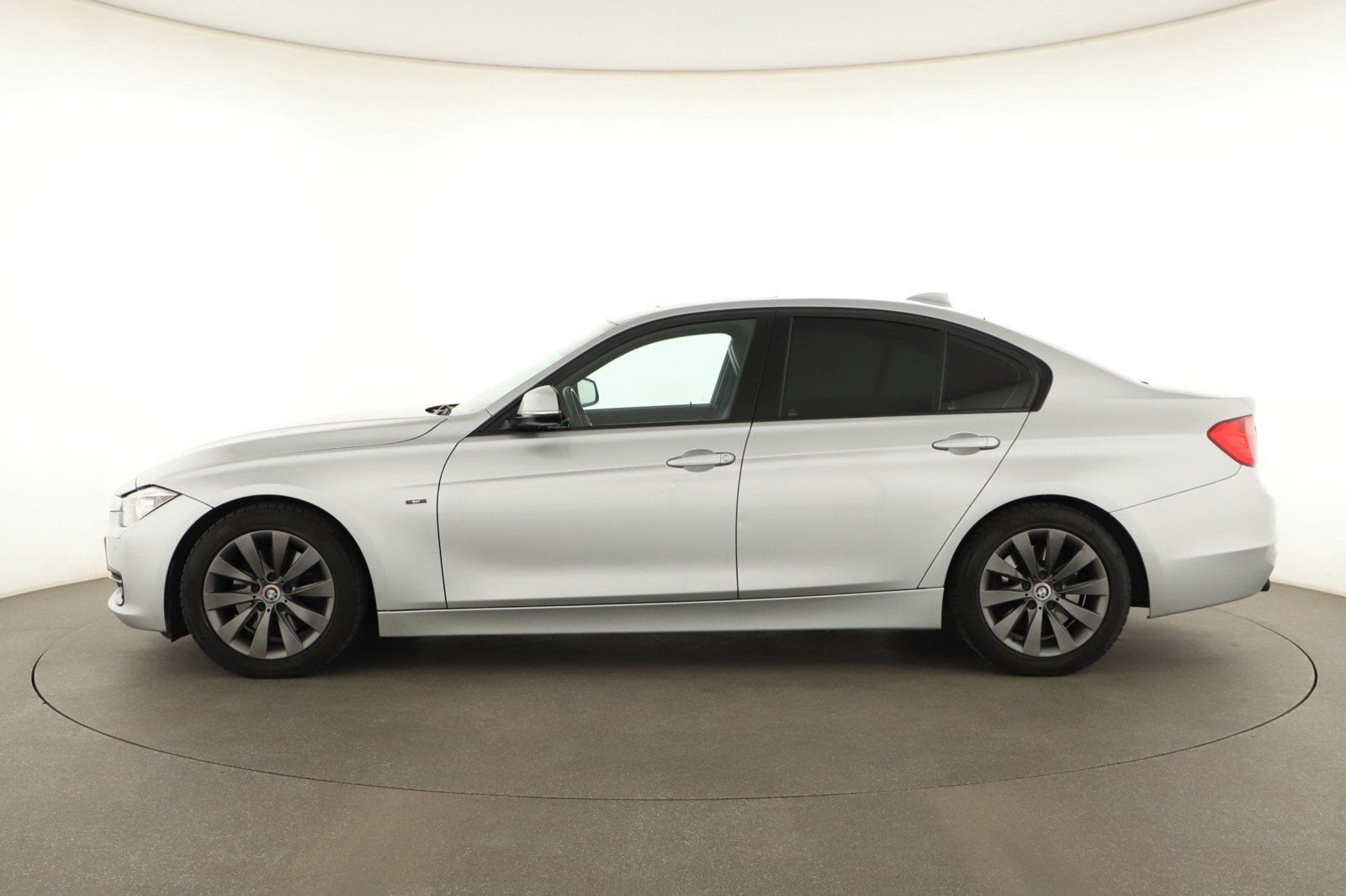 BMW Řada 3, 330 d, Automat, Kůže, Navi - fotka 3