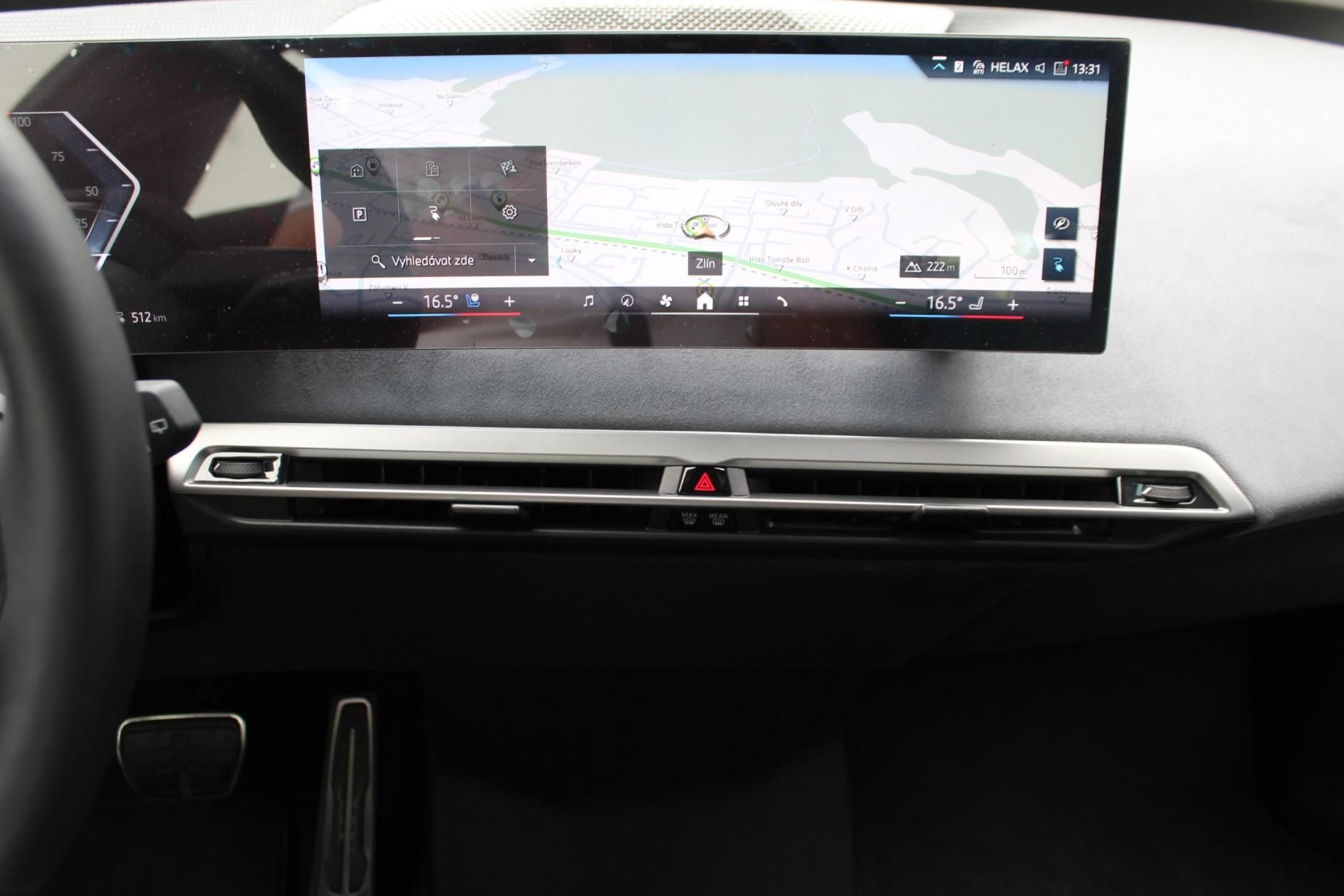 BMW iX, xDrive45, 300kW - fotka 5