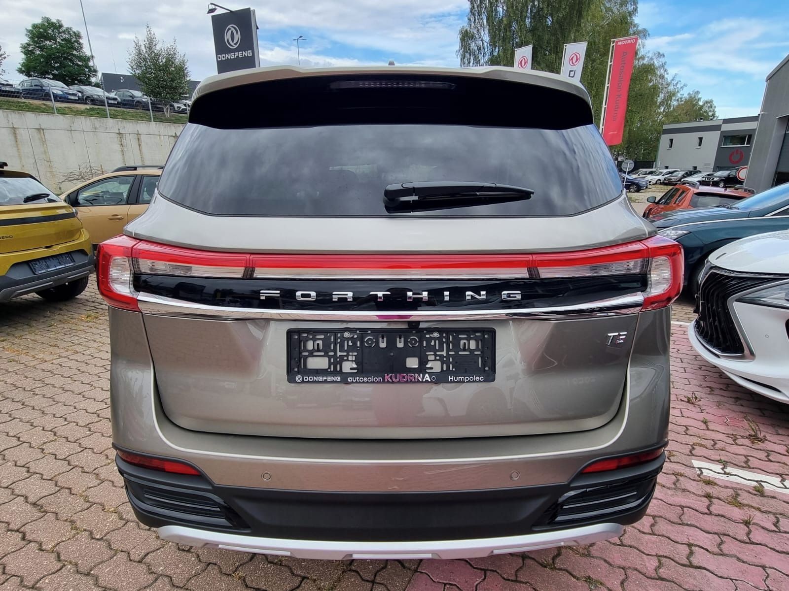 Dongfeng T5, FORTHING T5 Exclusive - fotka 4