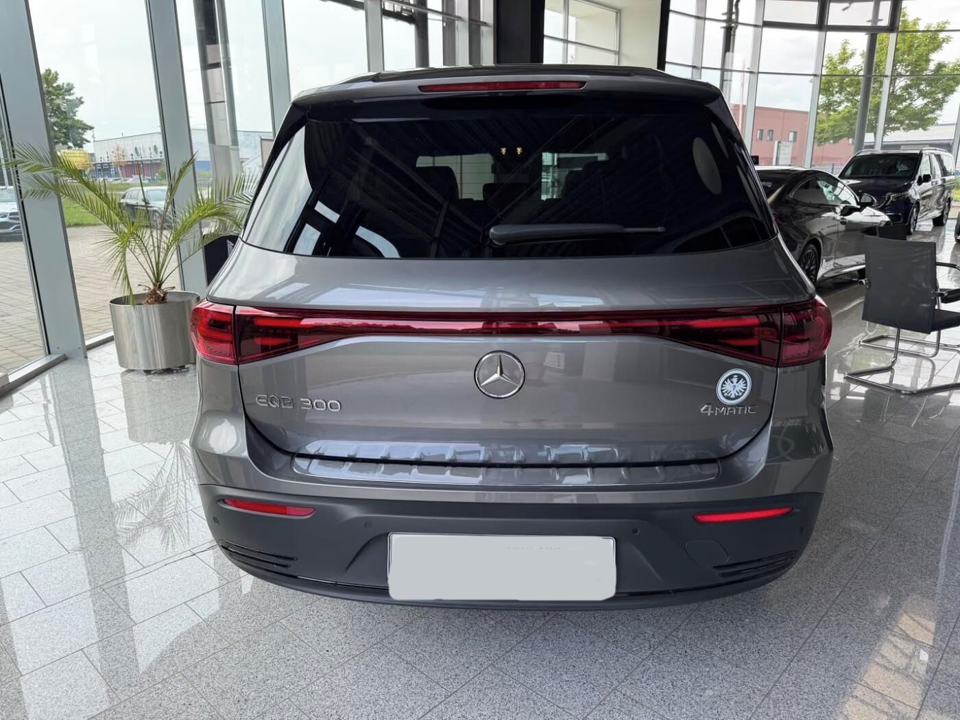 Mercedes-Benz EQB, 300 4Matic*360°*Navi*Led*DAB* - fotka 6
