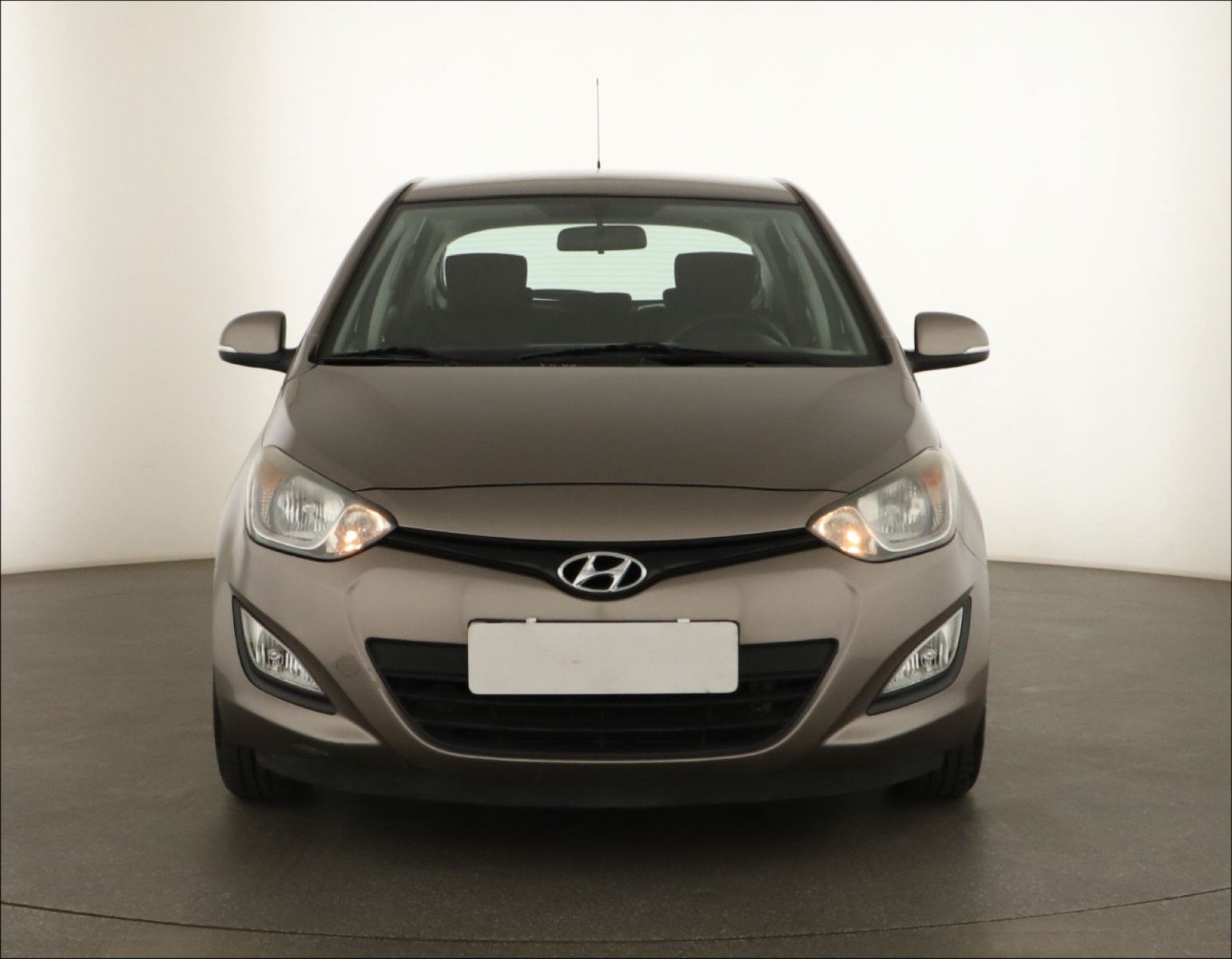 Hyundai i20, 1.4, Automat, Klima, El. okna - fotka 2