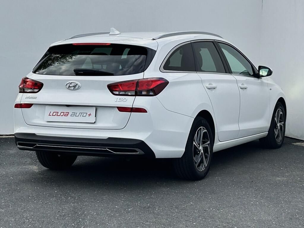 Hyundai i30, Family Smart 1.5 T-GDI 117 kW - fotka 2