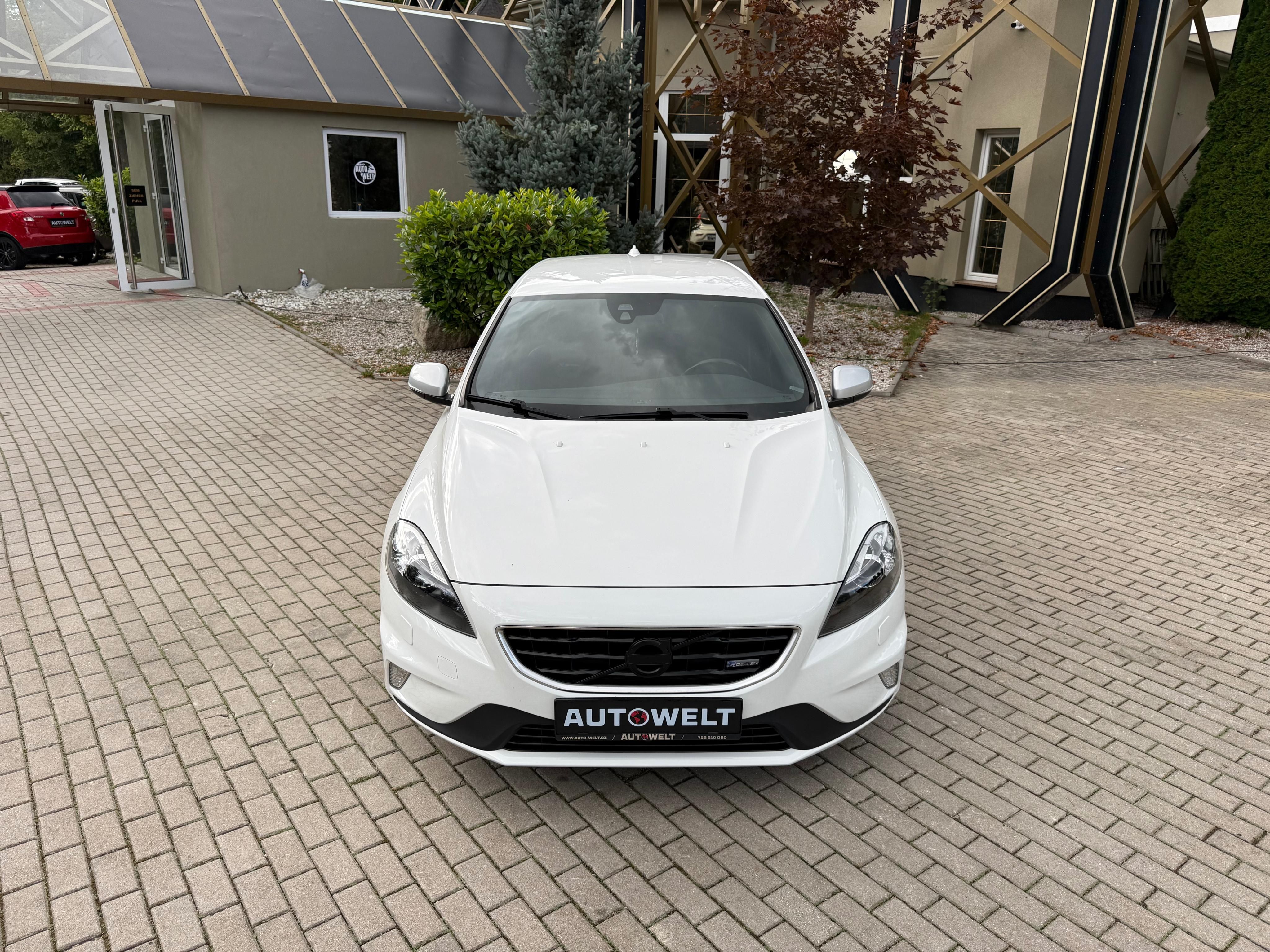 Volvo V40, 2.0D 110kW D3/5 VÁLEC/R-DESIGN - fotka 5