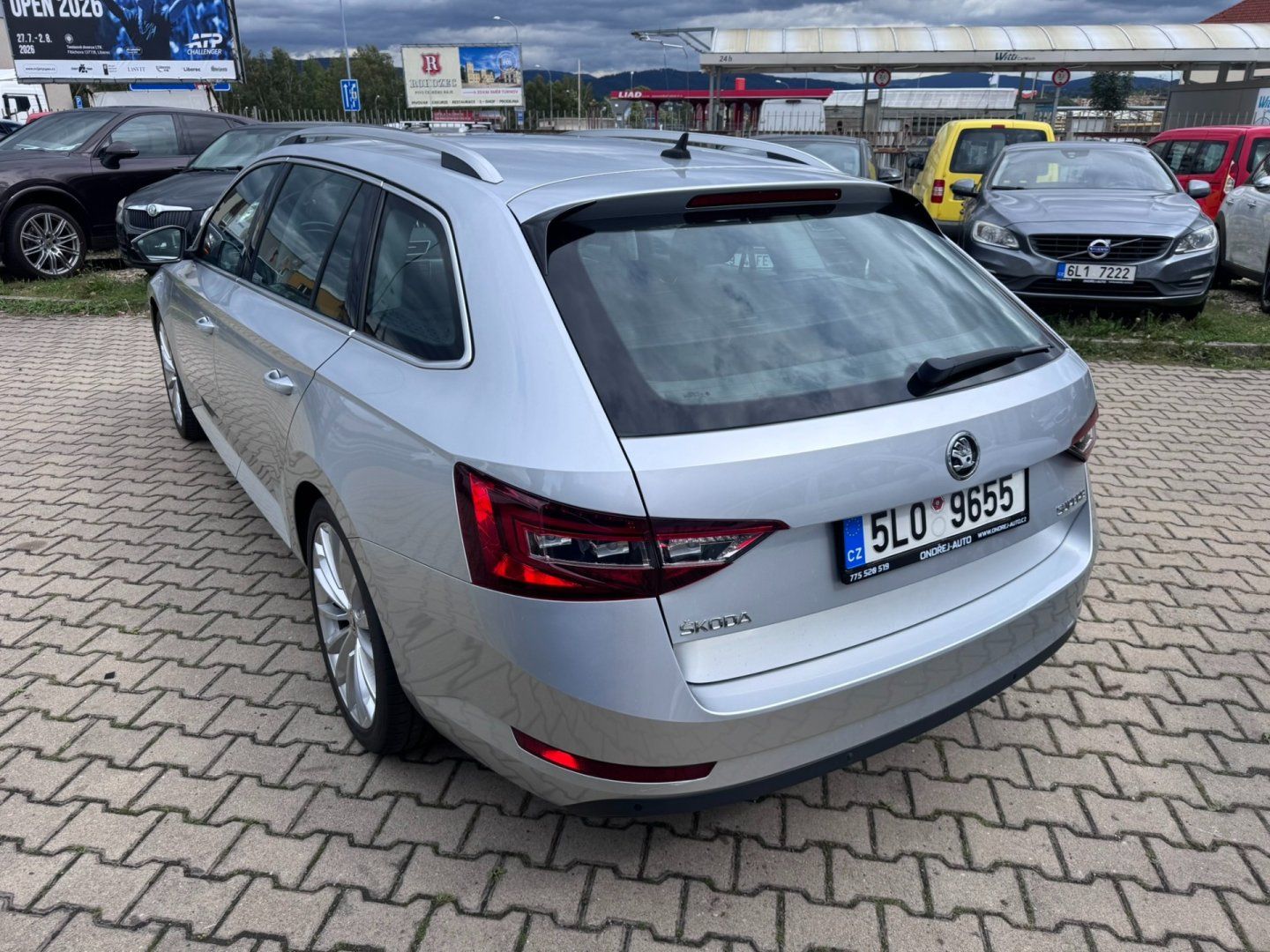 Škoda Superb, 2,0 TDI 110 KW MANUÁL 2. MAJ. - fotka 4