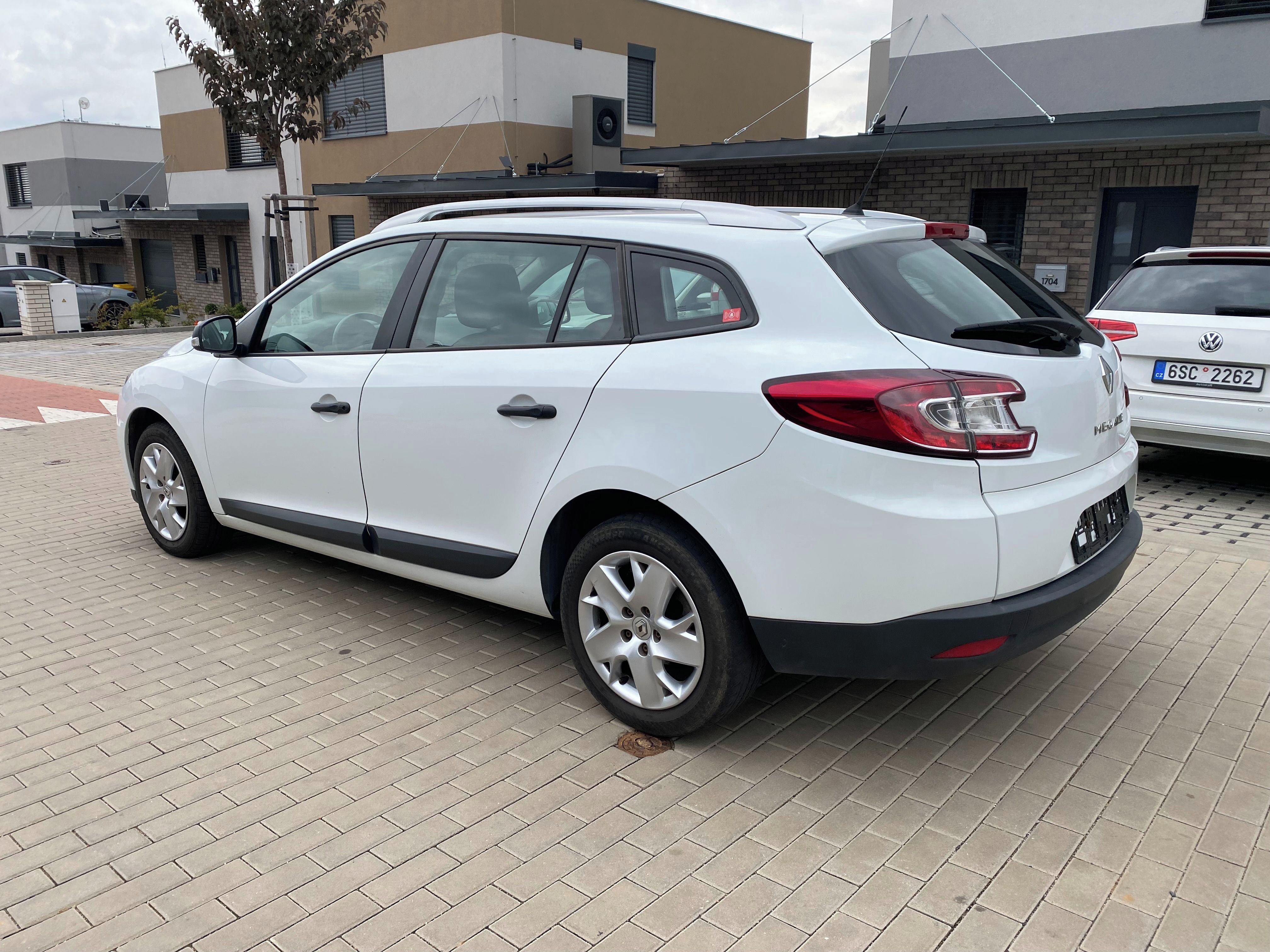 Renault Mégane, 1.6i 16V, r. 2012, 2x sada kol - fotka 2