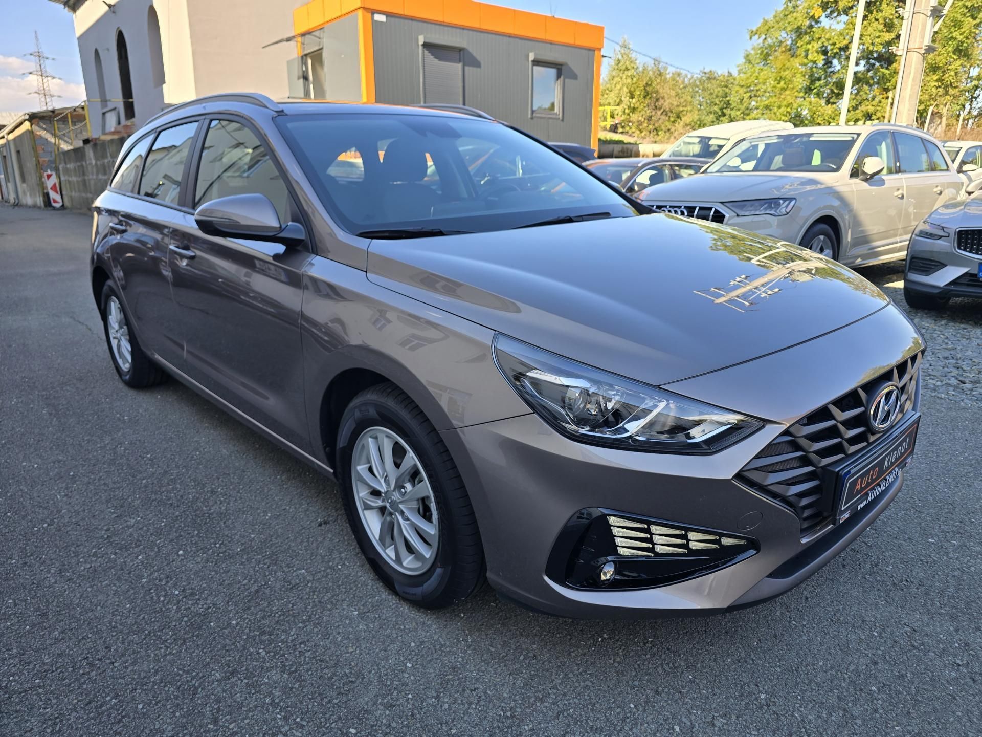 Hyundai i30, 88kW COMFORT LED KAMERA NAVI - fotka 2