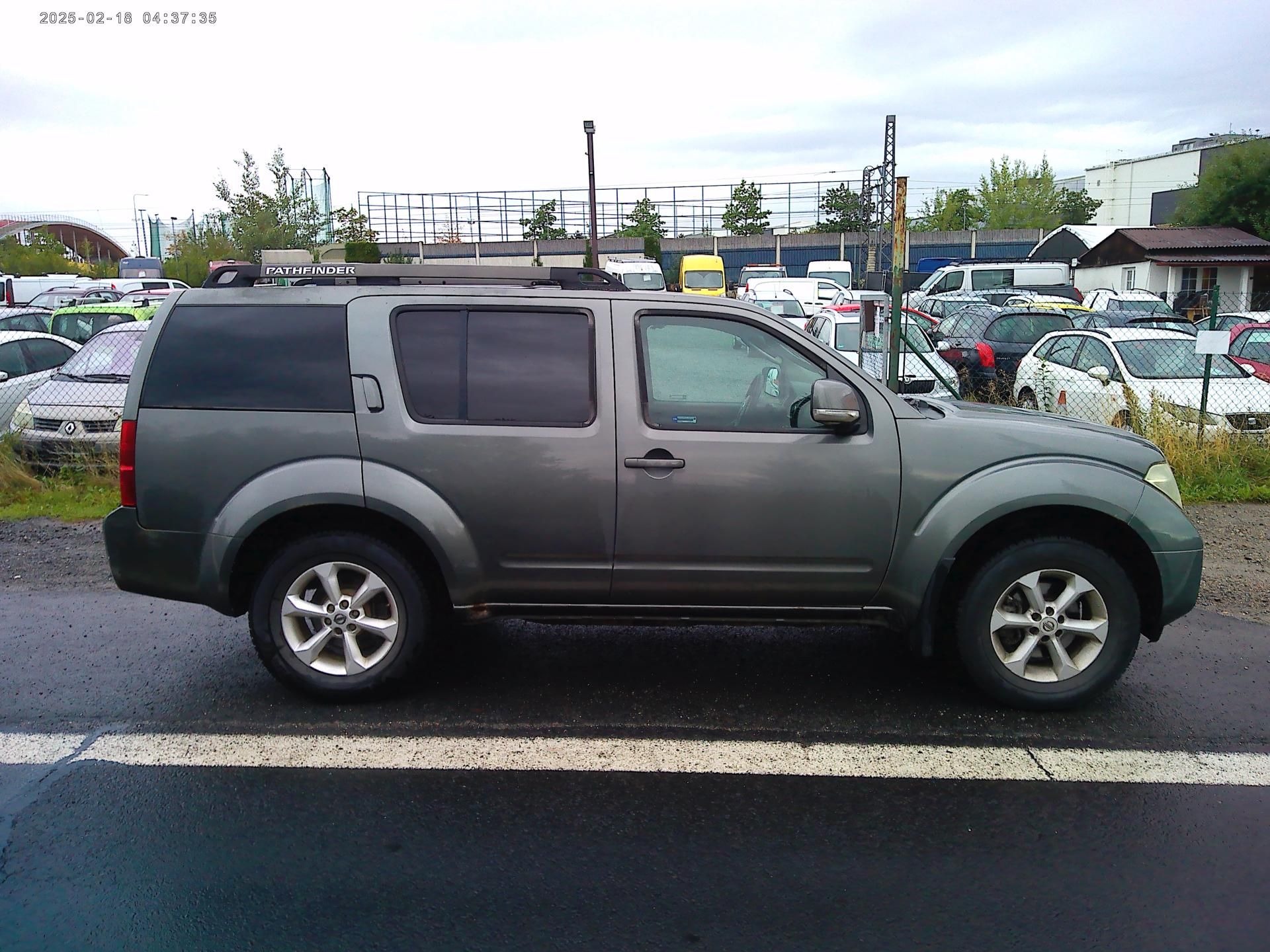 Nissan Pathfinder, 2.5 DCi, 126 kW, klima, tažné - fotka 6