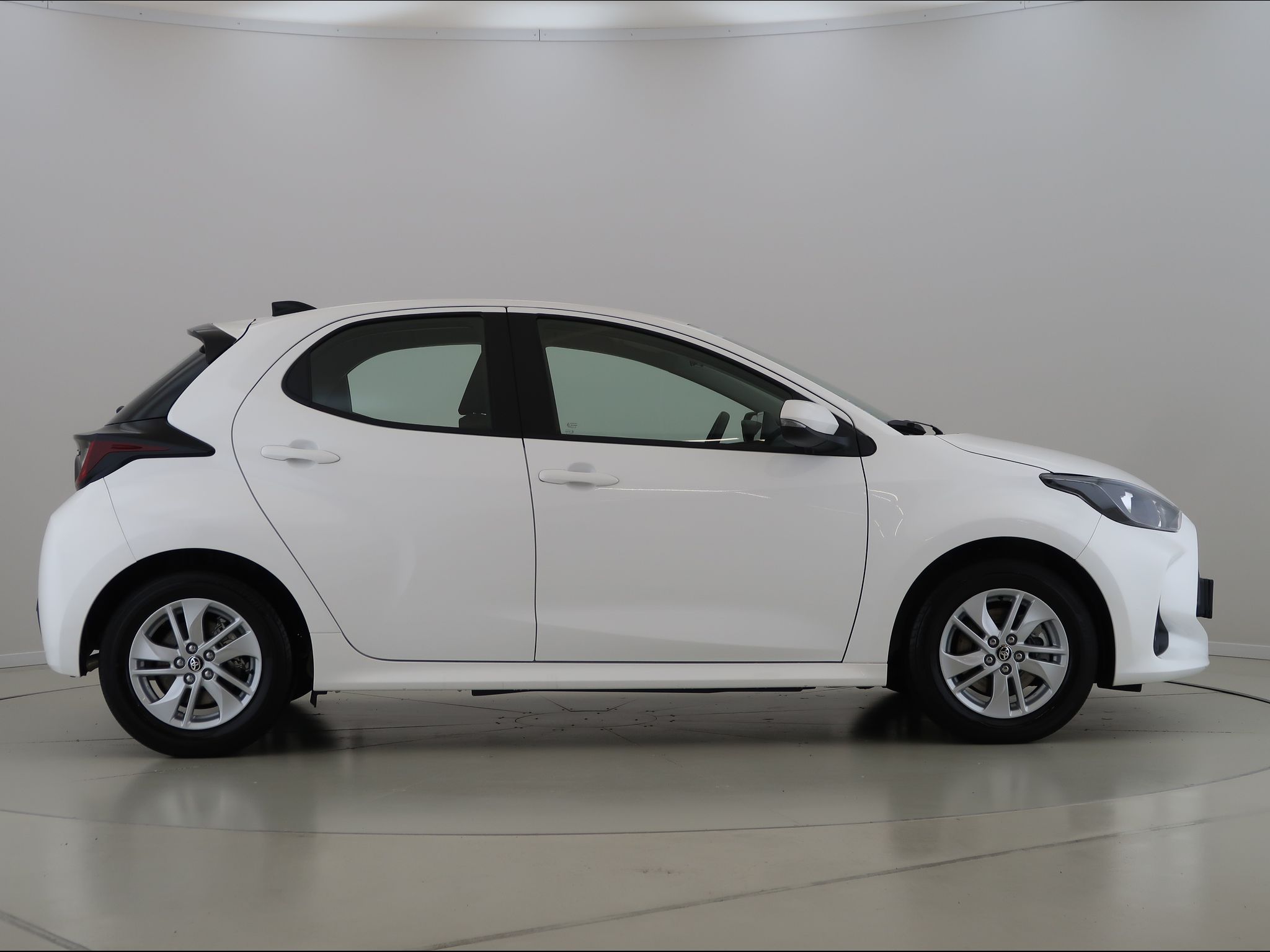 Toyota Yaris, 1.5,Hybrid,e-CVT,Comfort,CZ,1M - fotka 4