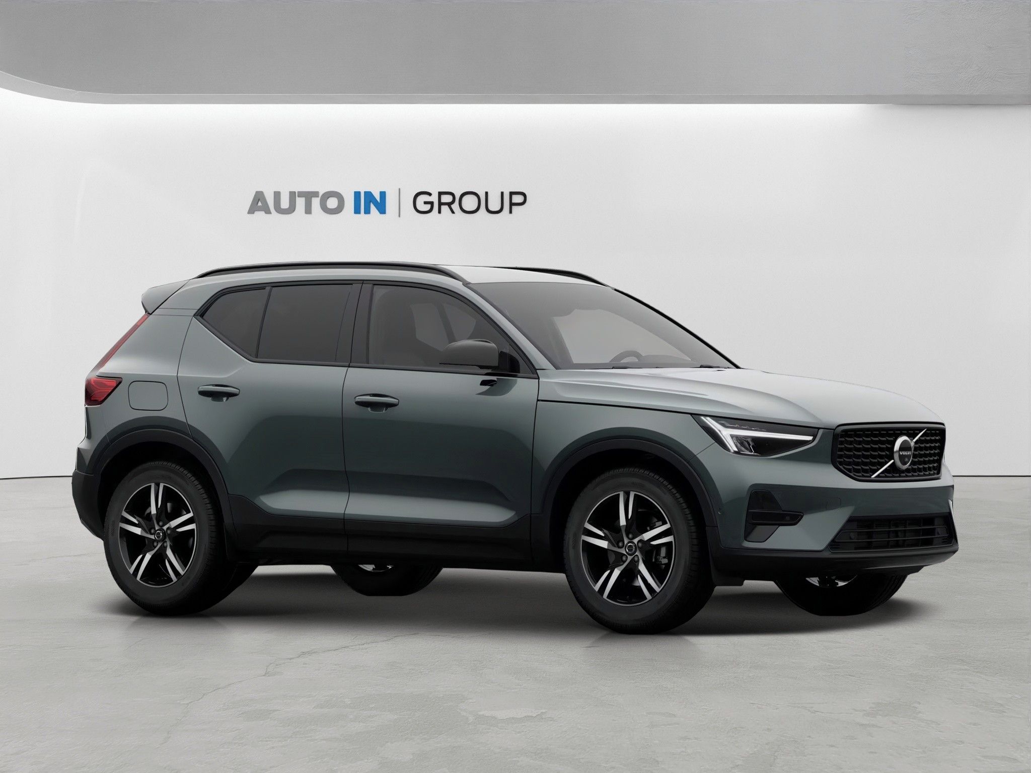 Volvo XC40, DARK B3 PLUS FWD,360°KAMERA - fotka 6