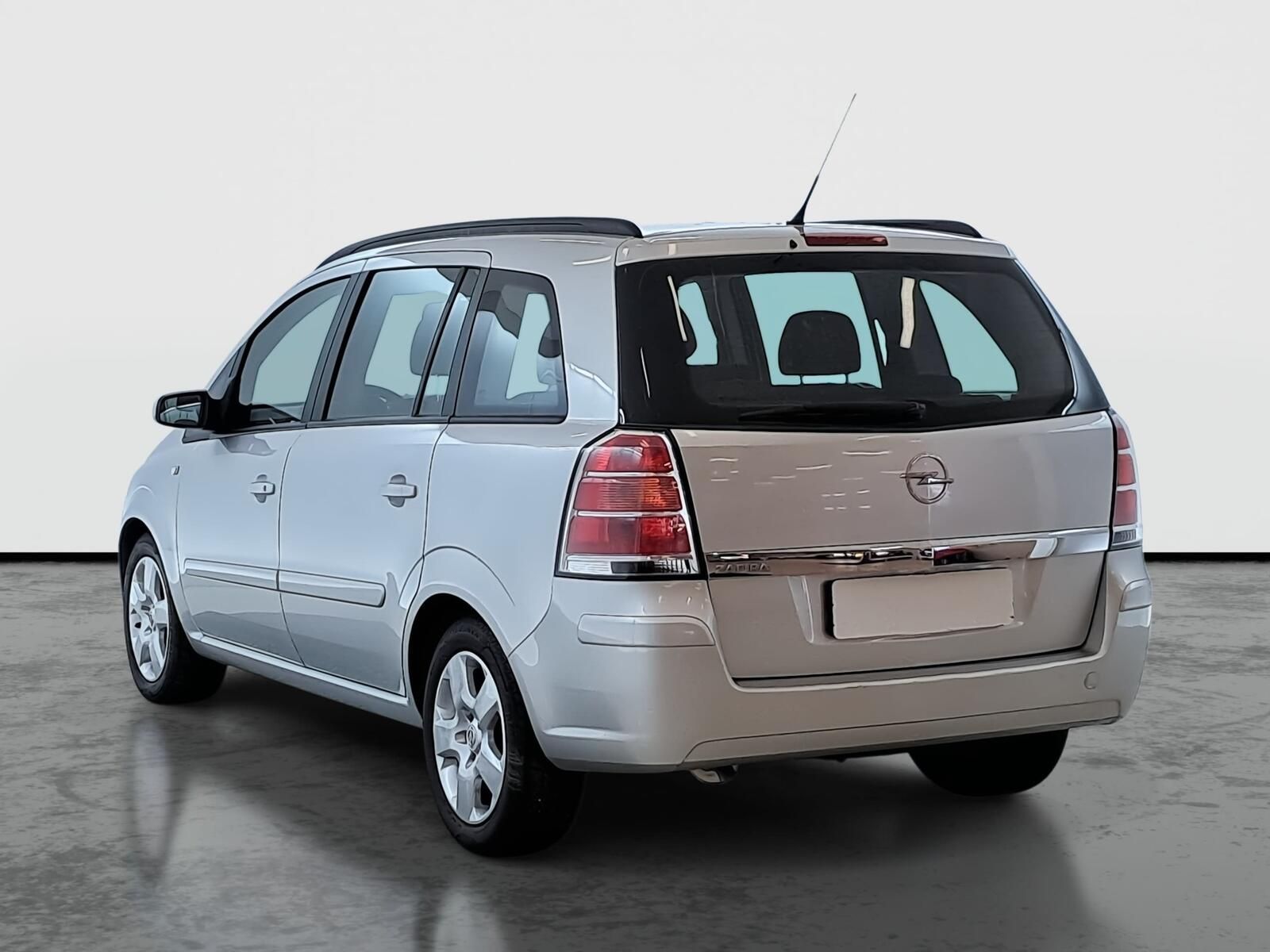 Opel Zafira, 1.6, 7 míst, Automatická klima - fotka 4