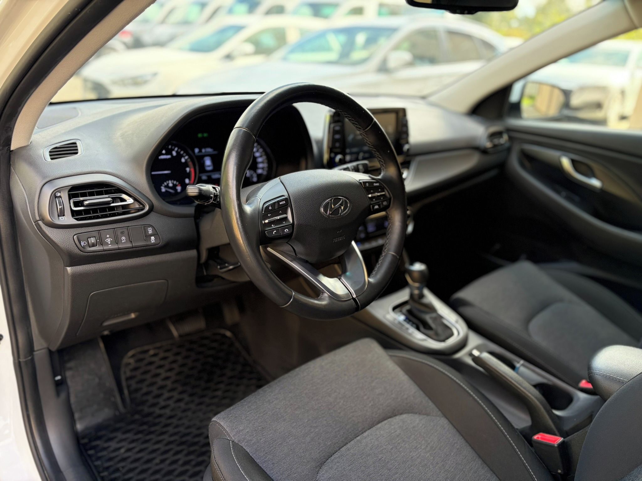 Hyundai i30, Smart.1.0T-GDI.kombi.ČR.76tkm - fotka 4