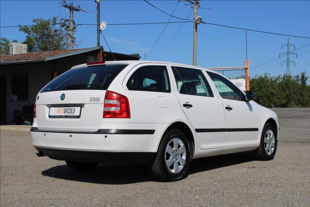 Škoda Octavia, 1,6 i  KLIMA, STK 7/2028, ČR - fotka 5