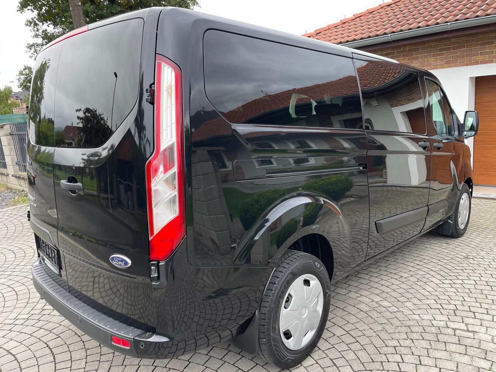 Ford Transit Custom, 2,0TDCi 96kW 9 MÍST - fotka 6