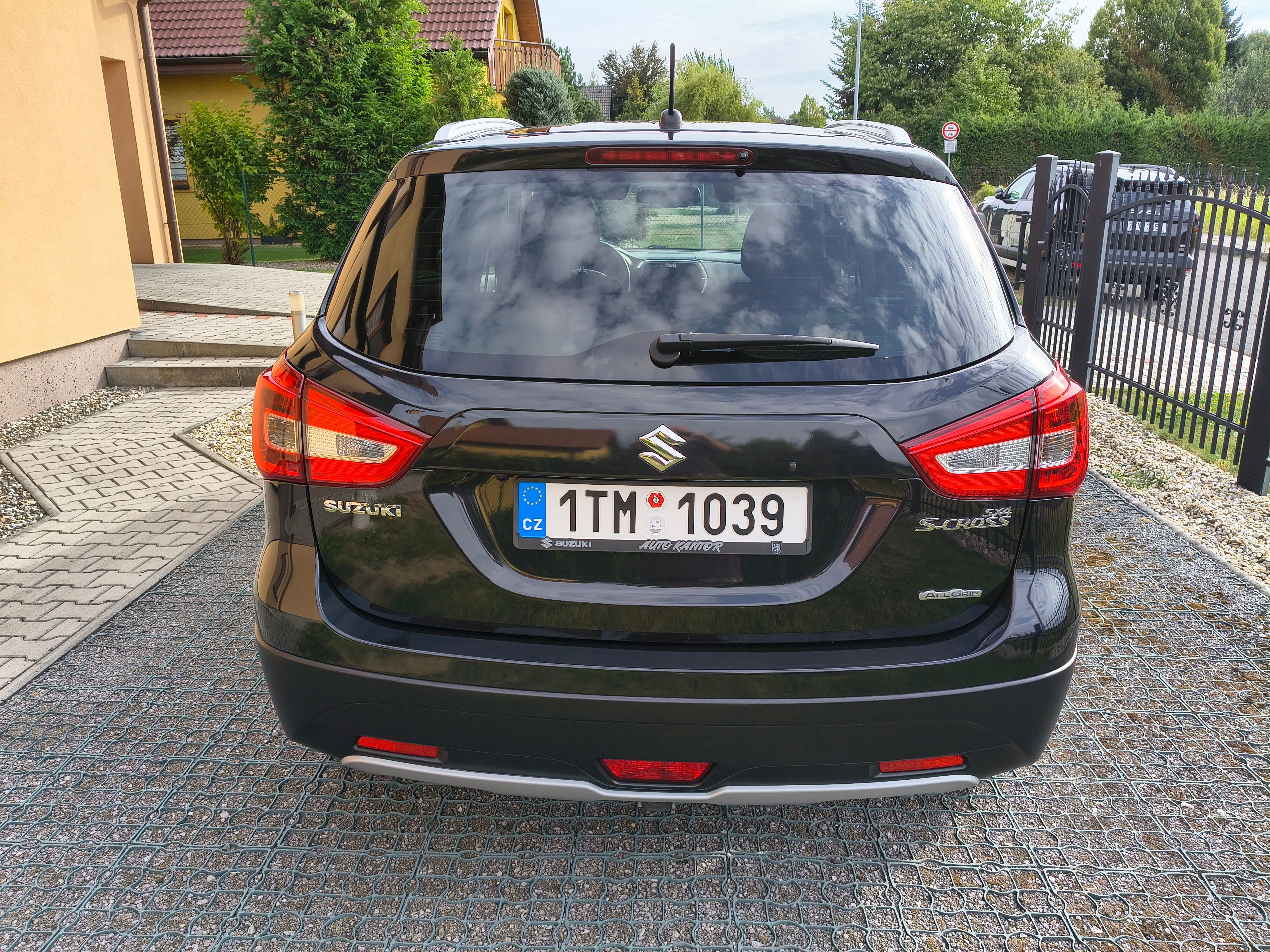 Suzuki SX4 S-Cross, 1.4 Turbo 121 kW 4x4 AT - fotka 4