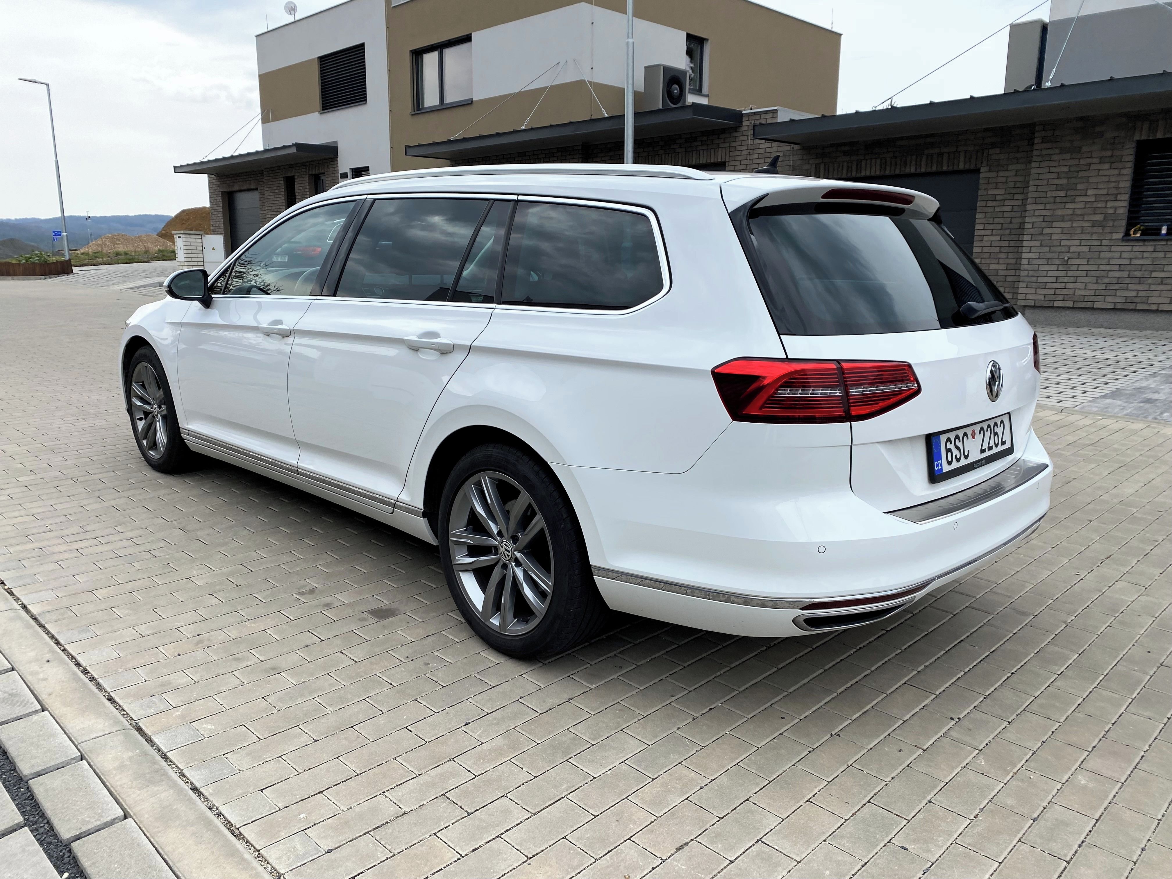 Volkswagen Passat Variant, 2.0 TDI, DSG, 140kW, kůže, DPH - fotka 2