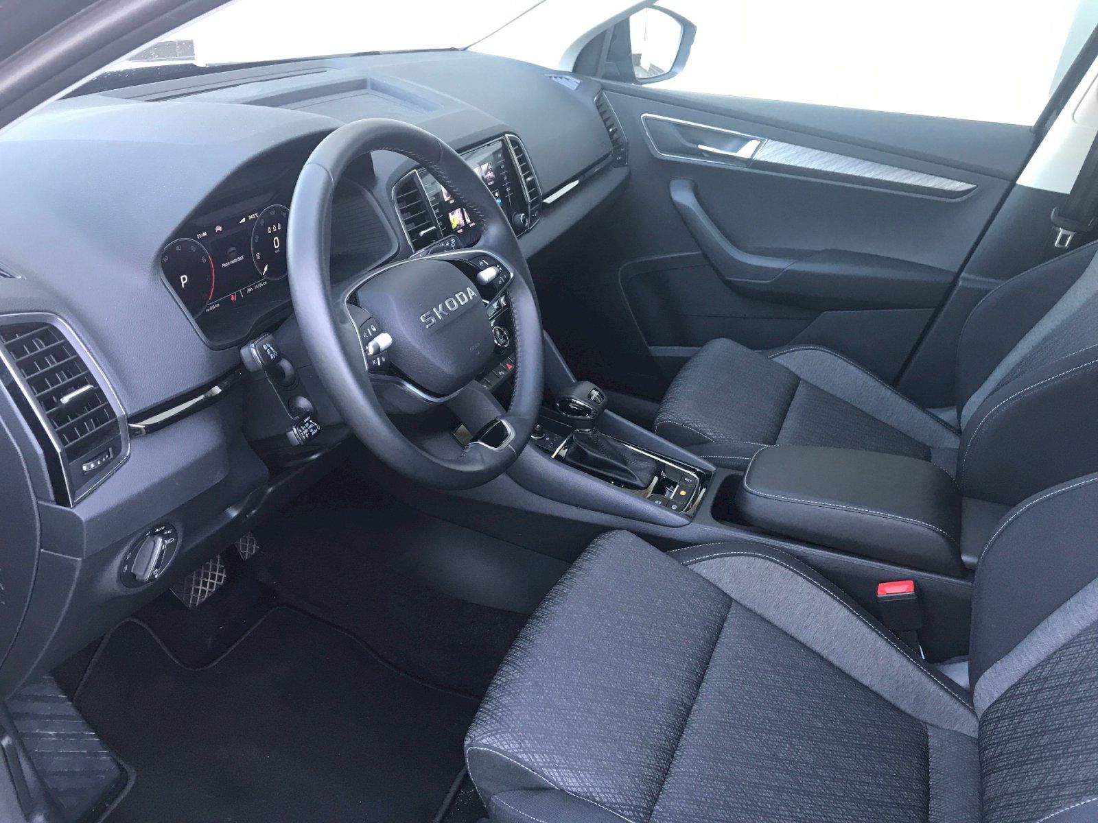 Škoda Karoq, TOP SELECTION 1,5 TSI DSG - fotka 6