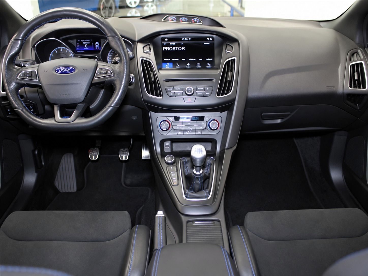 Ford Focus, Ford Focus RS 2.3 EcoBoost AWD - fotka 2