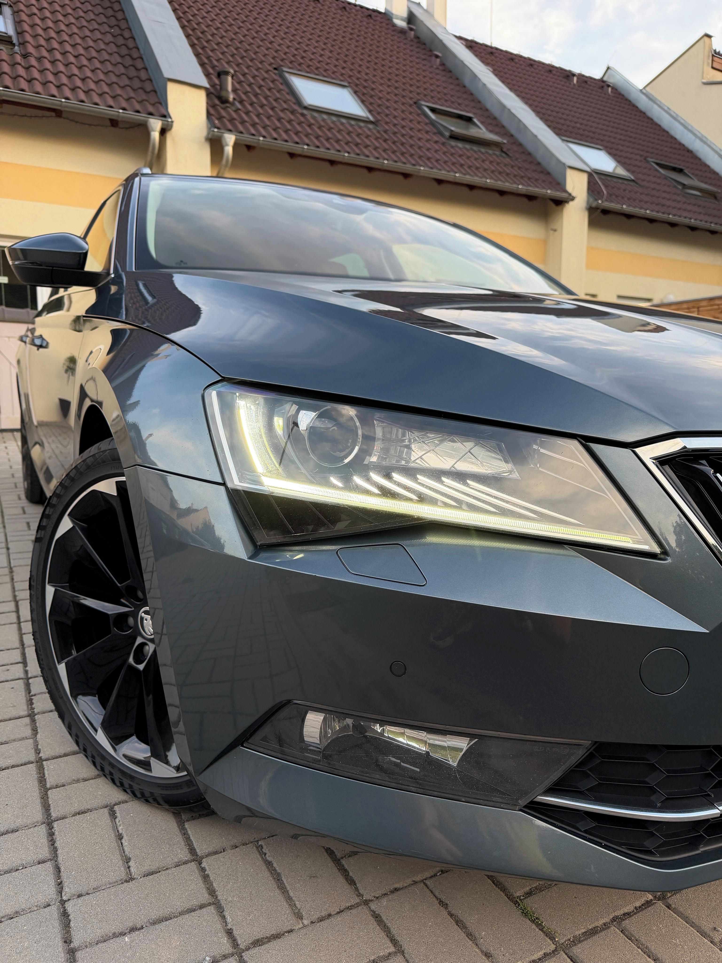 Škoda Superb, 140kW DSG 4x4 Webasto Style + - fotka 2