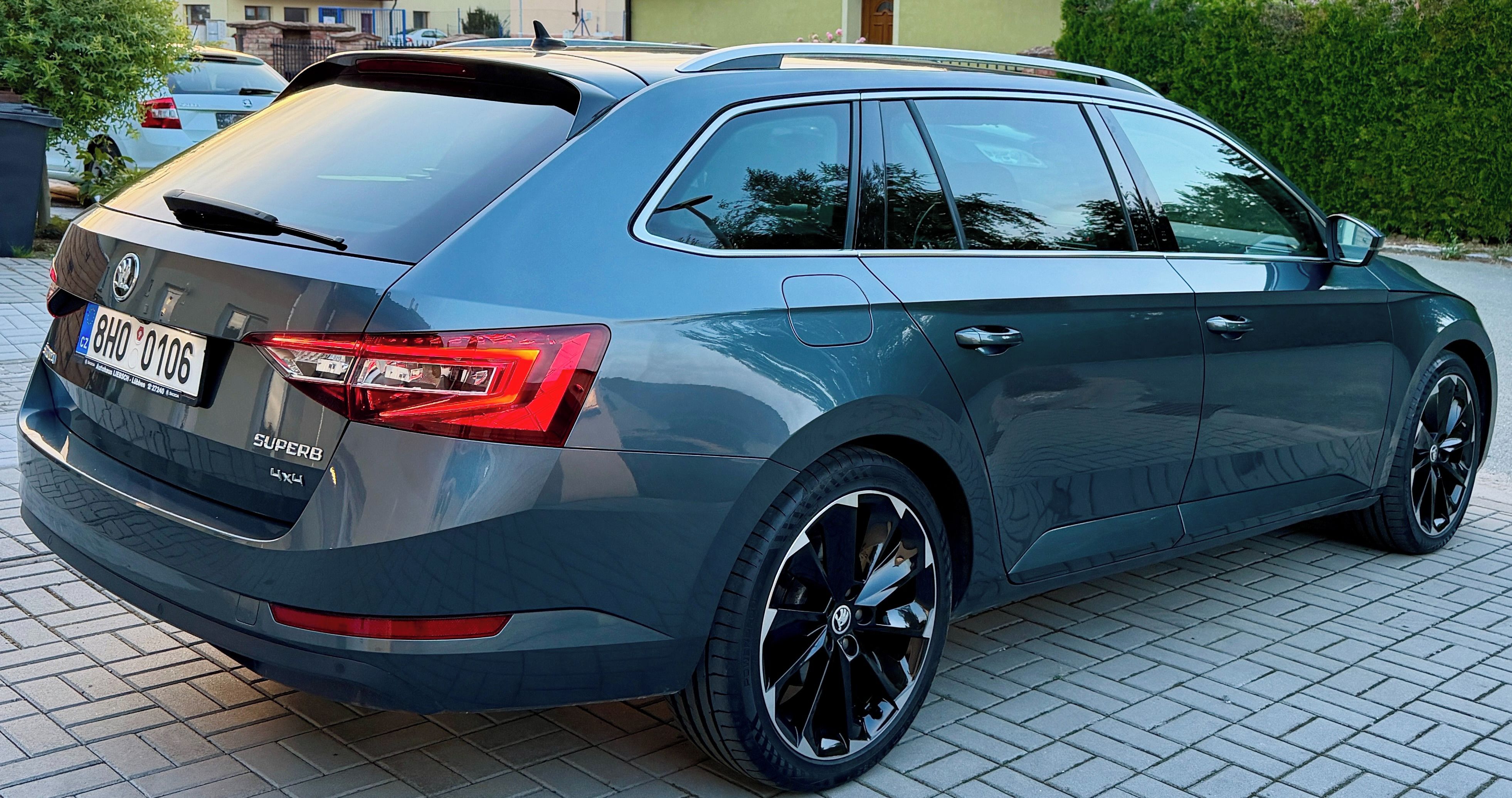 Škoda Superb, 140kW DSG 4x4 Webasto Style + - fotka 4