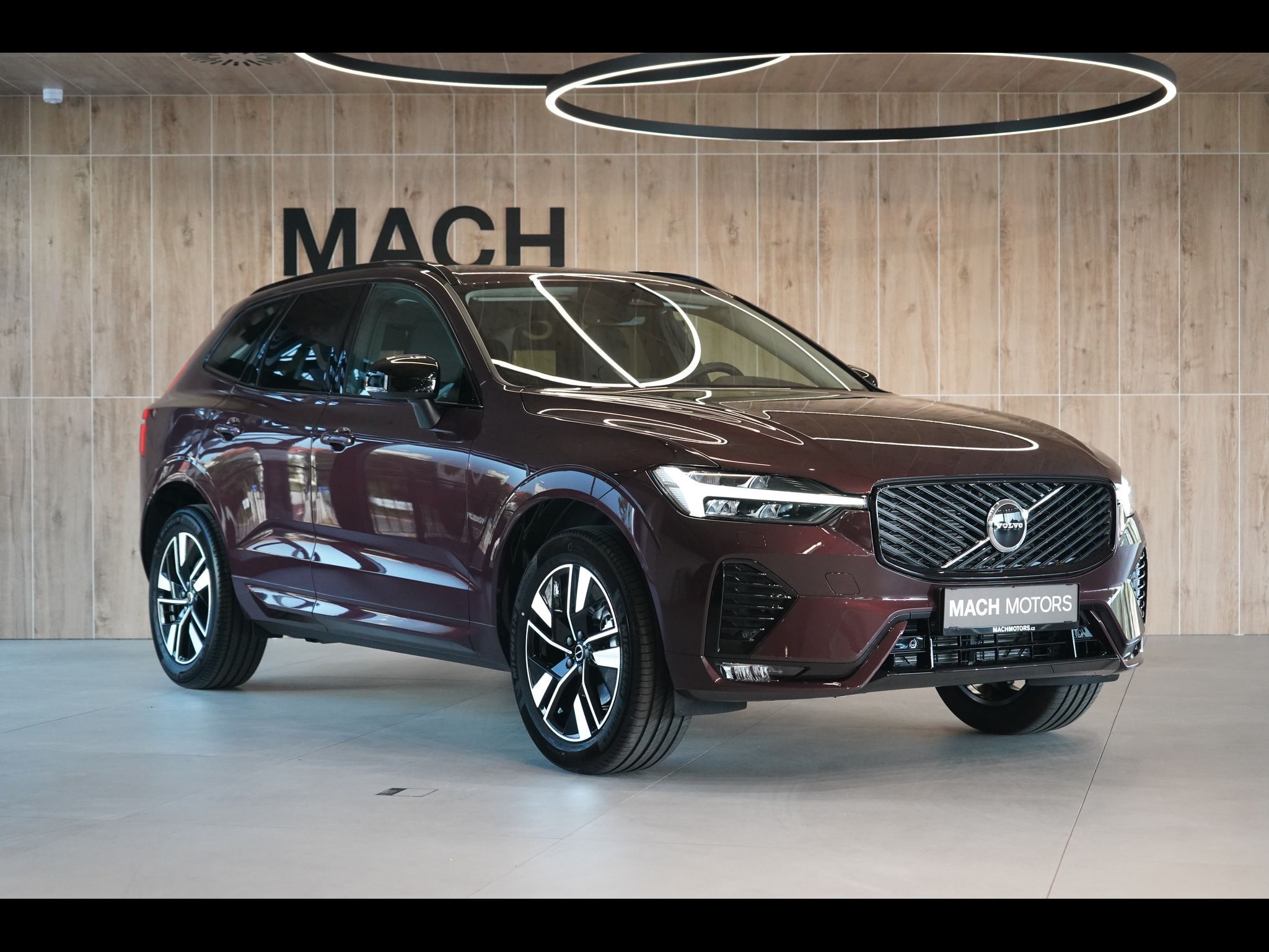 Volvo XC60, B5 AWD PLUS Dark LCI, H/K, LED - fotka 4
