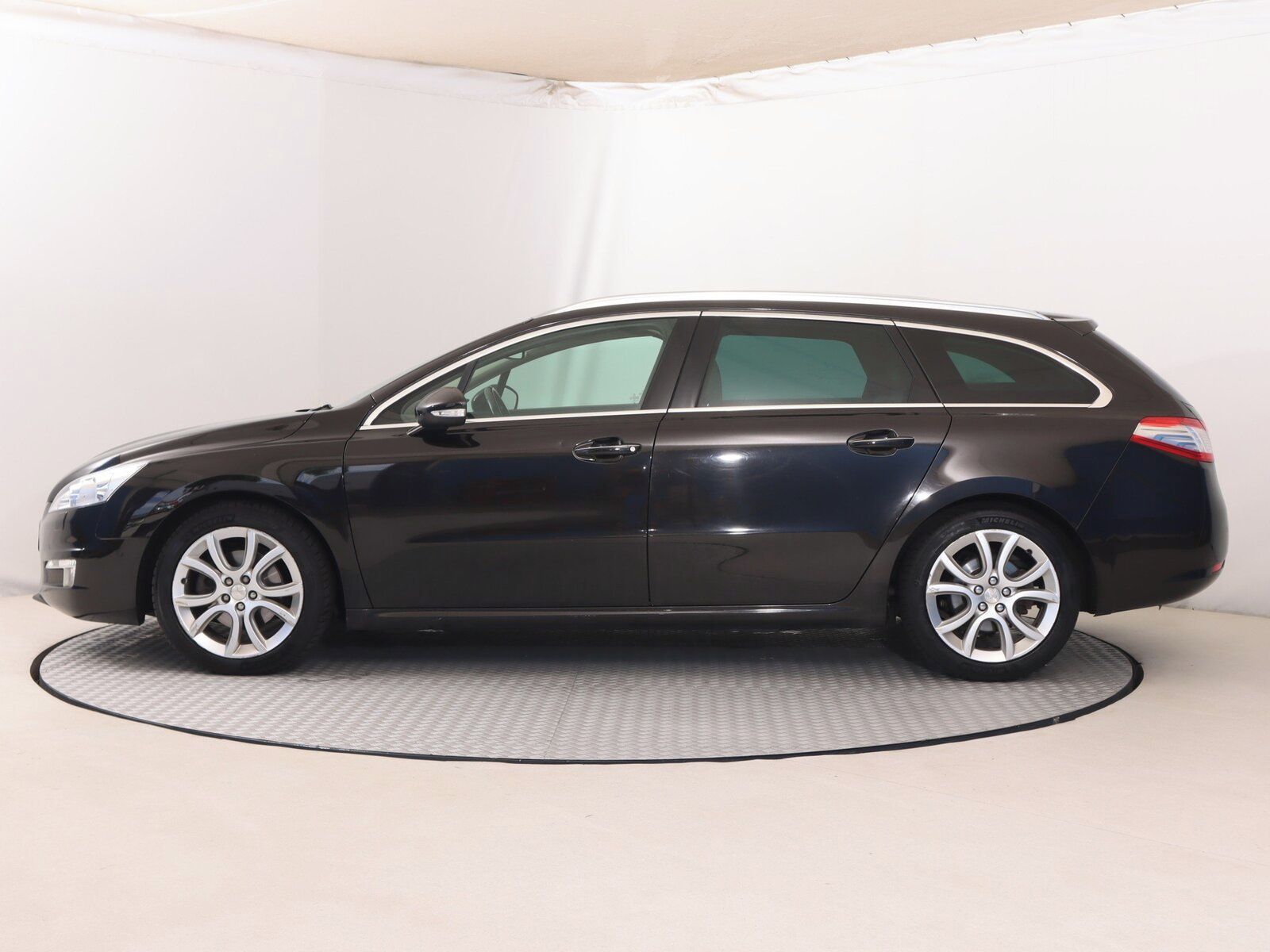Peugeot 508, 2.0 HDi, Automat, Serv.kniha - fotka 3