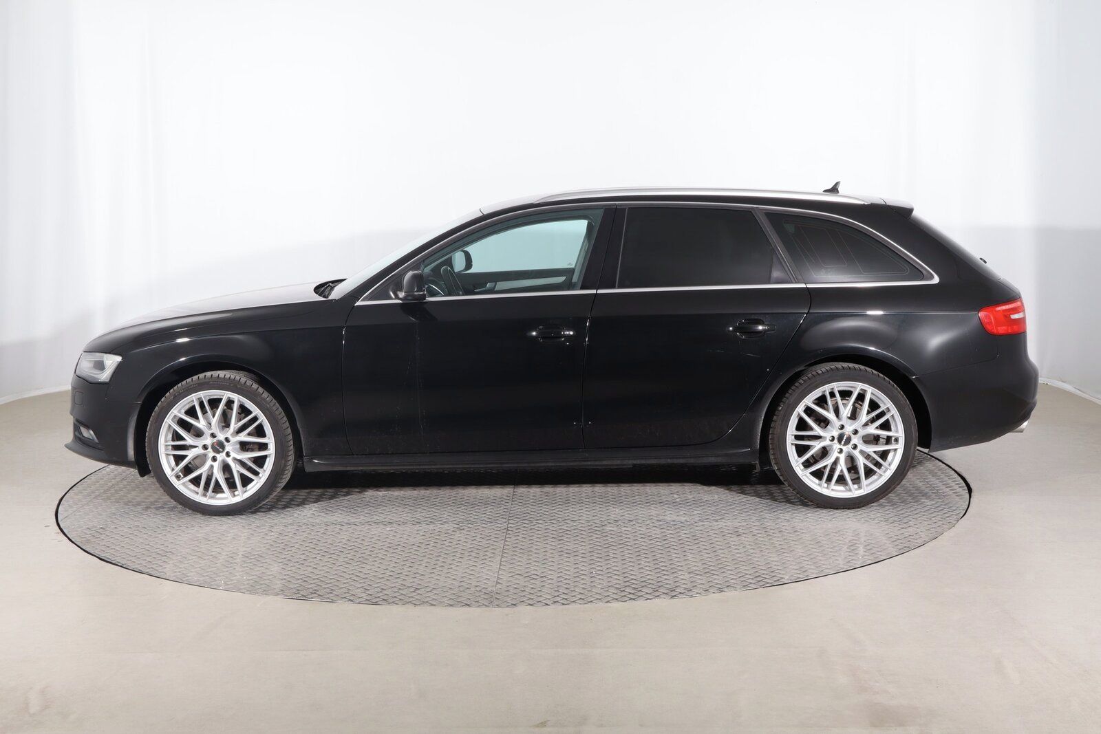 Audi A4, 2.0 TDI, Automat - fotka 3