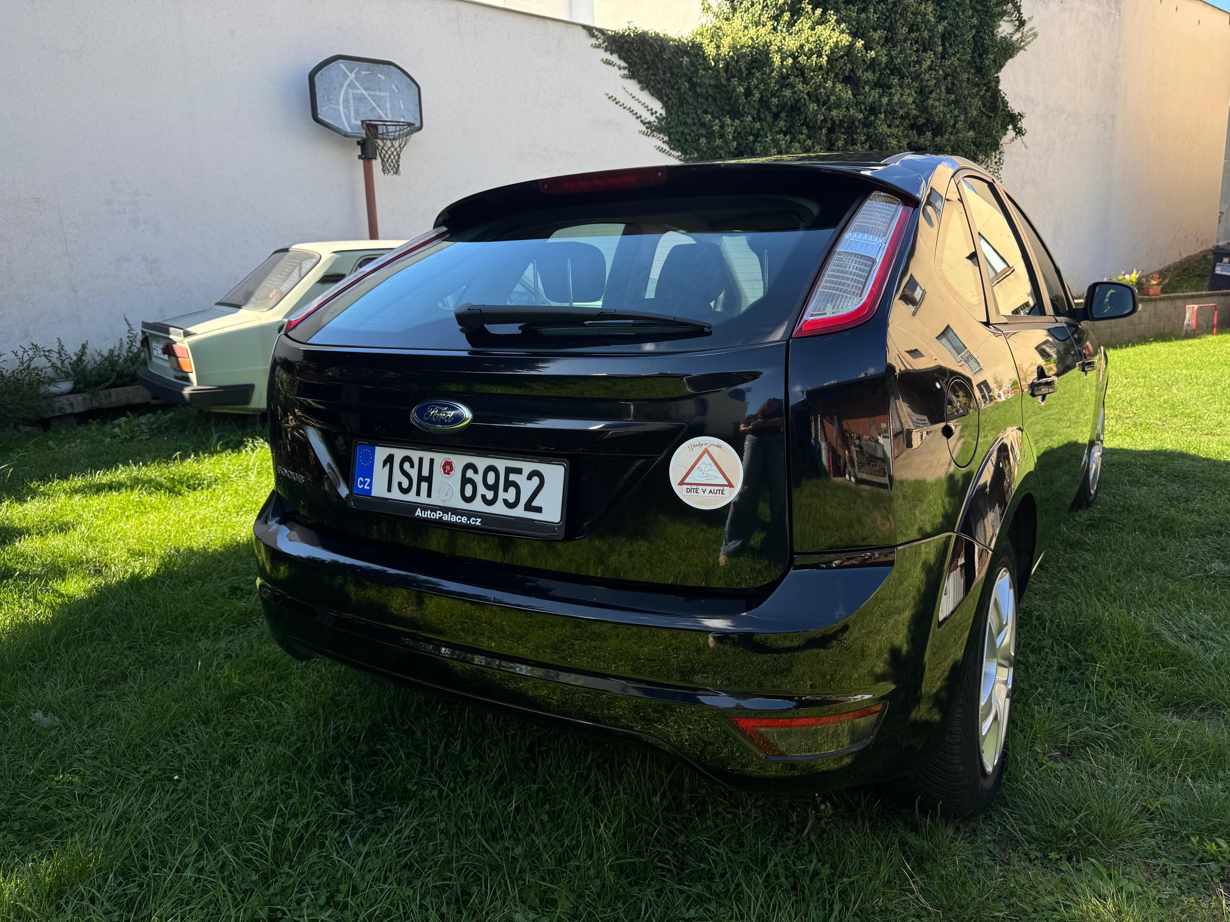 Ford Focus, Ford Focus 1.6 16V - fotka 4