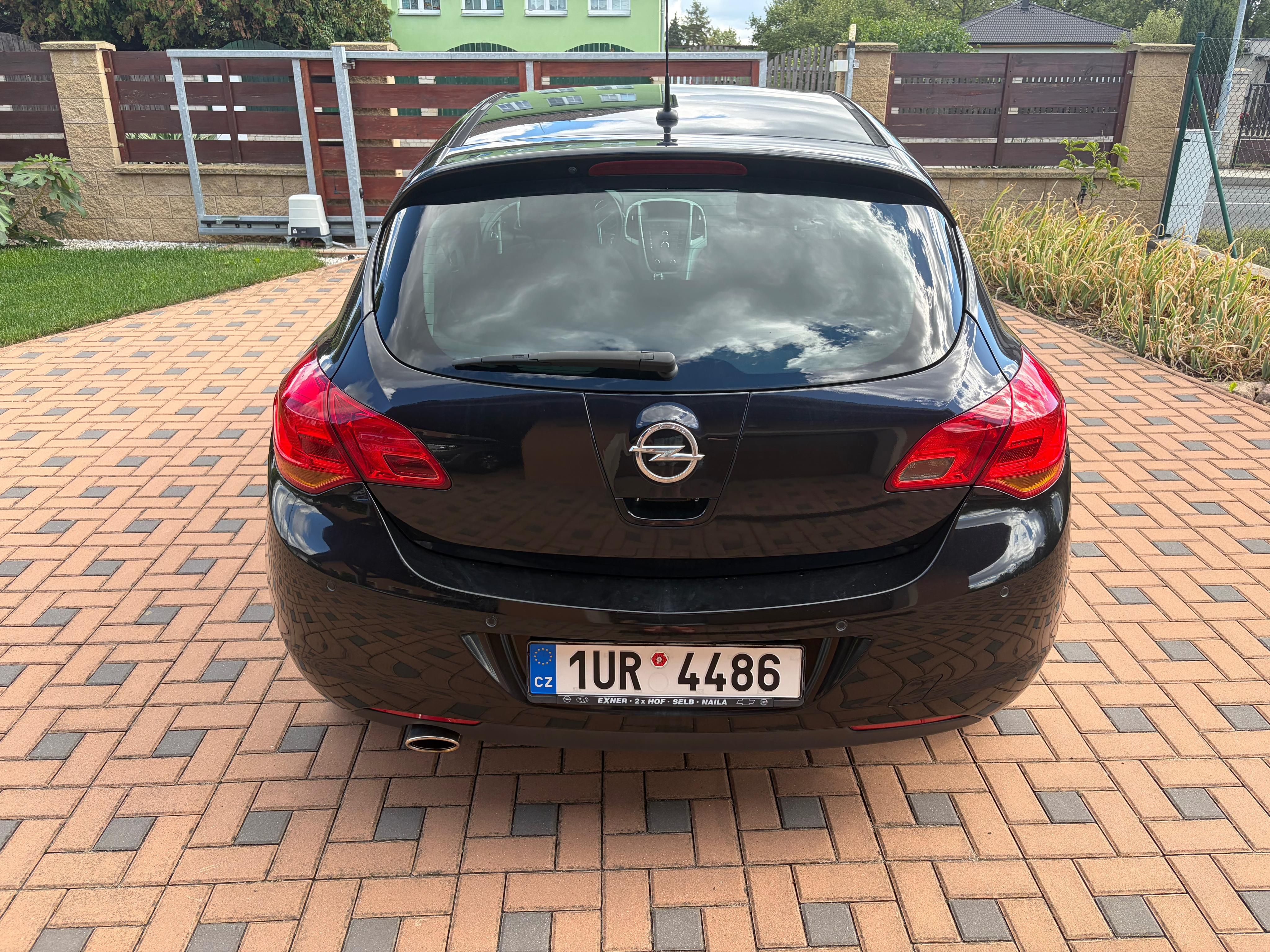 Opel Astra, Opel Astra J - fotka 6
