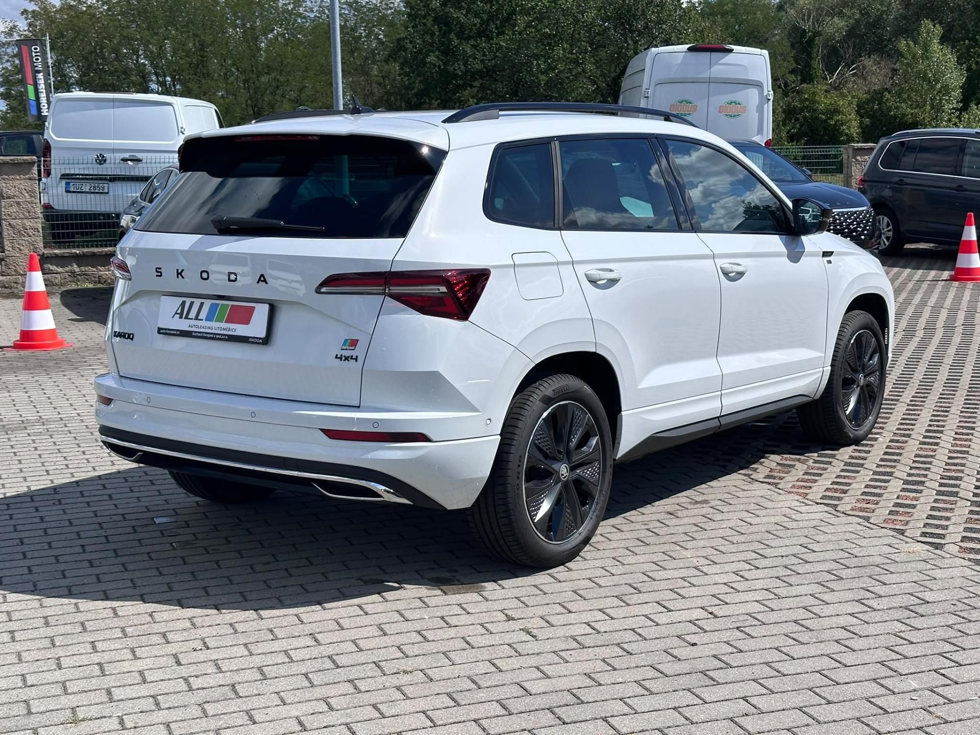 Škoda Karoq, 2.0 TDI 110kW DSG 4x4 - fotka 2