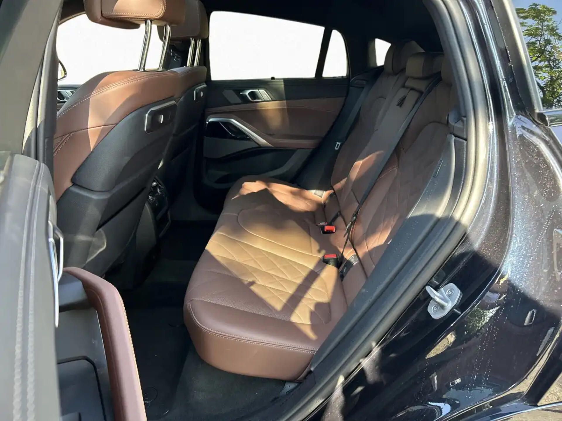 BMW X6, xDrive40i M-Sport Pano Venti T - fotka 6