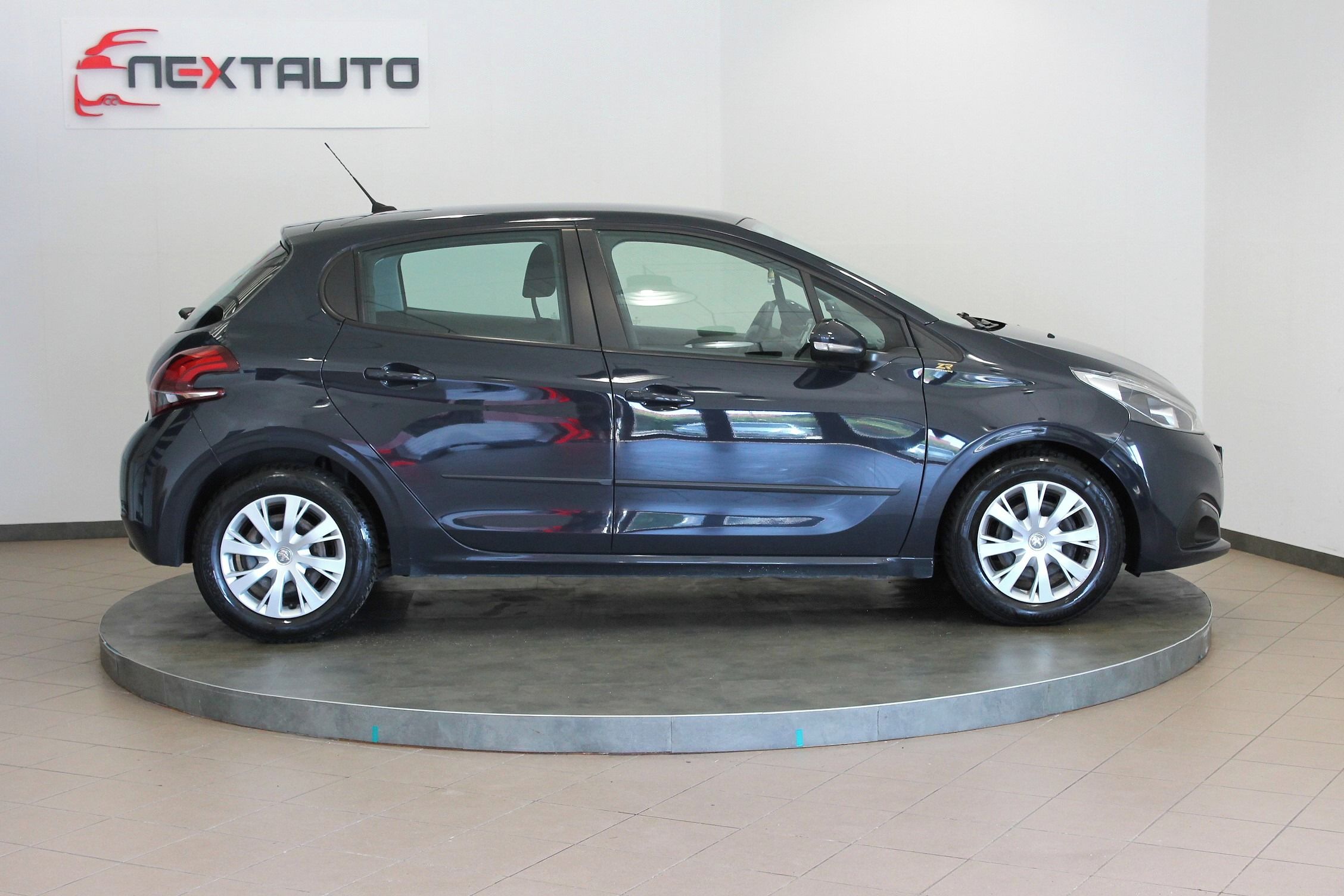 Peugeot 208, 1.5BlueHDi 75kW,KLIMA 1.MAJ.ČR - fotka 6